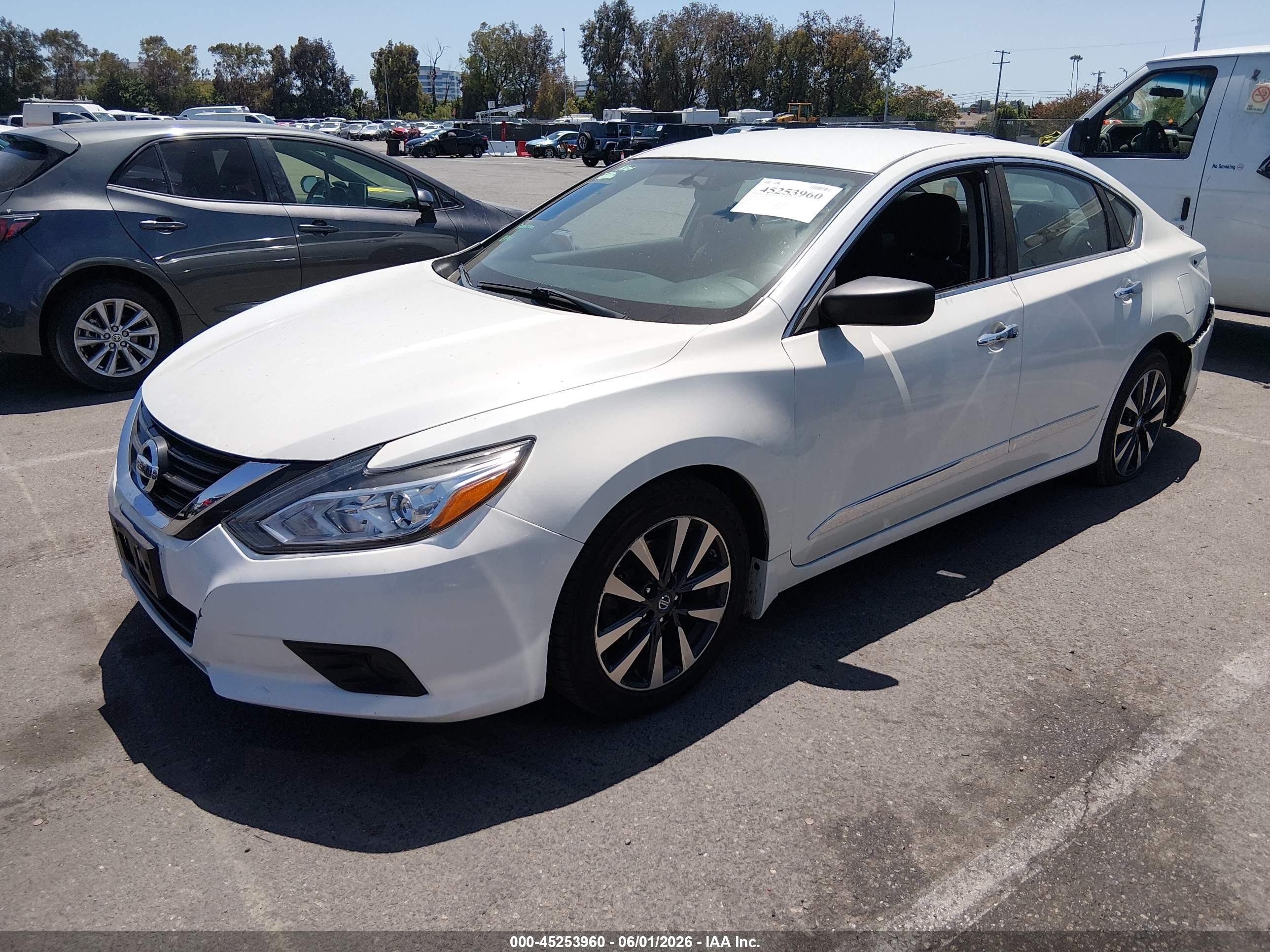 2016 Nissan Altima 2.5 Sv White vin: 1N4AL3AP5GC115099
