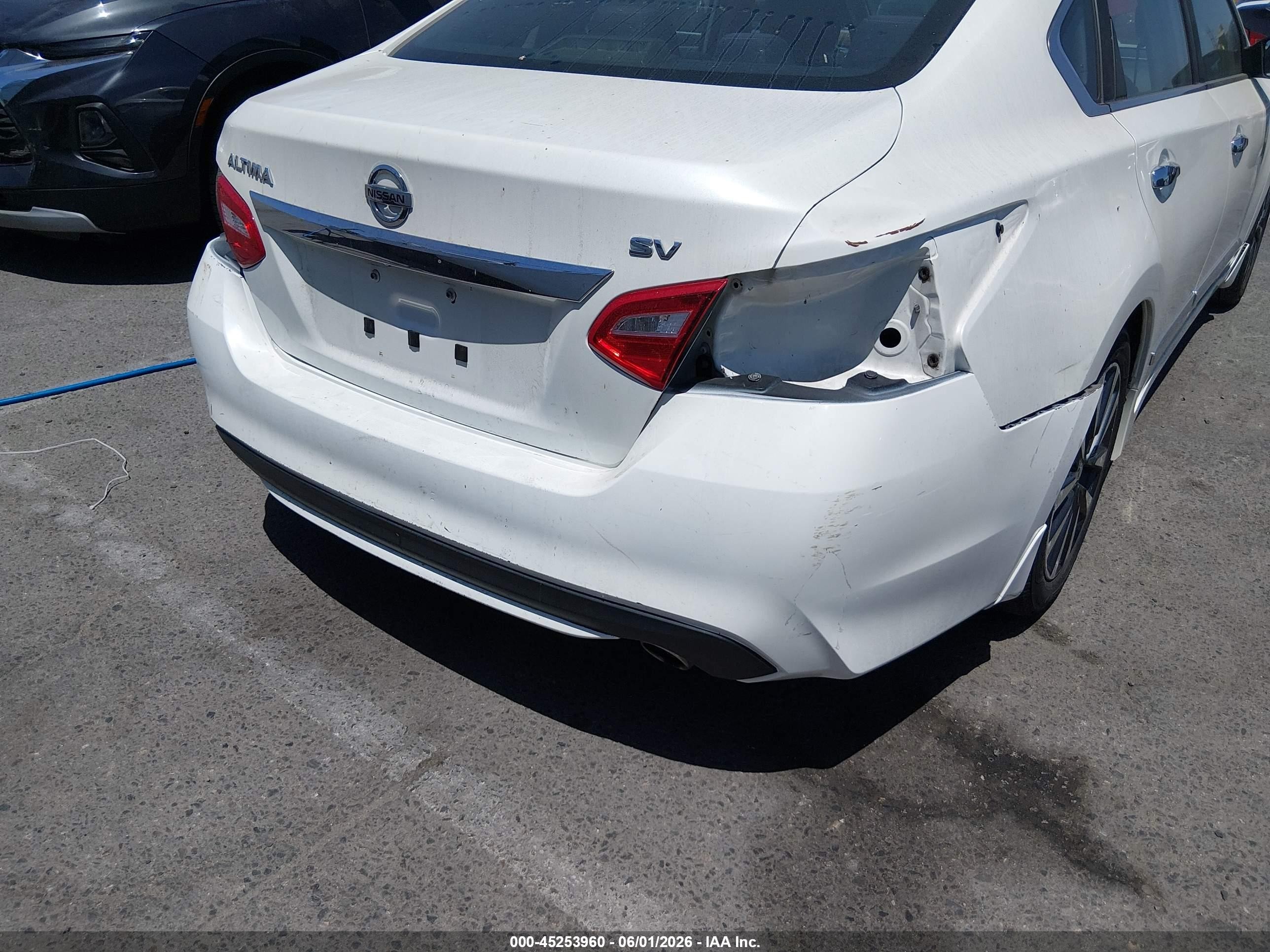 2016 Nissan Altima 2.5 Sv White vin: 1N4AL3AP5GC115099