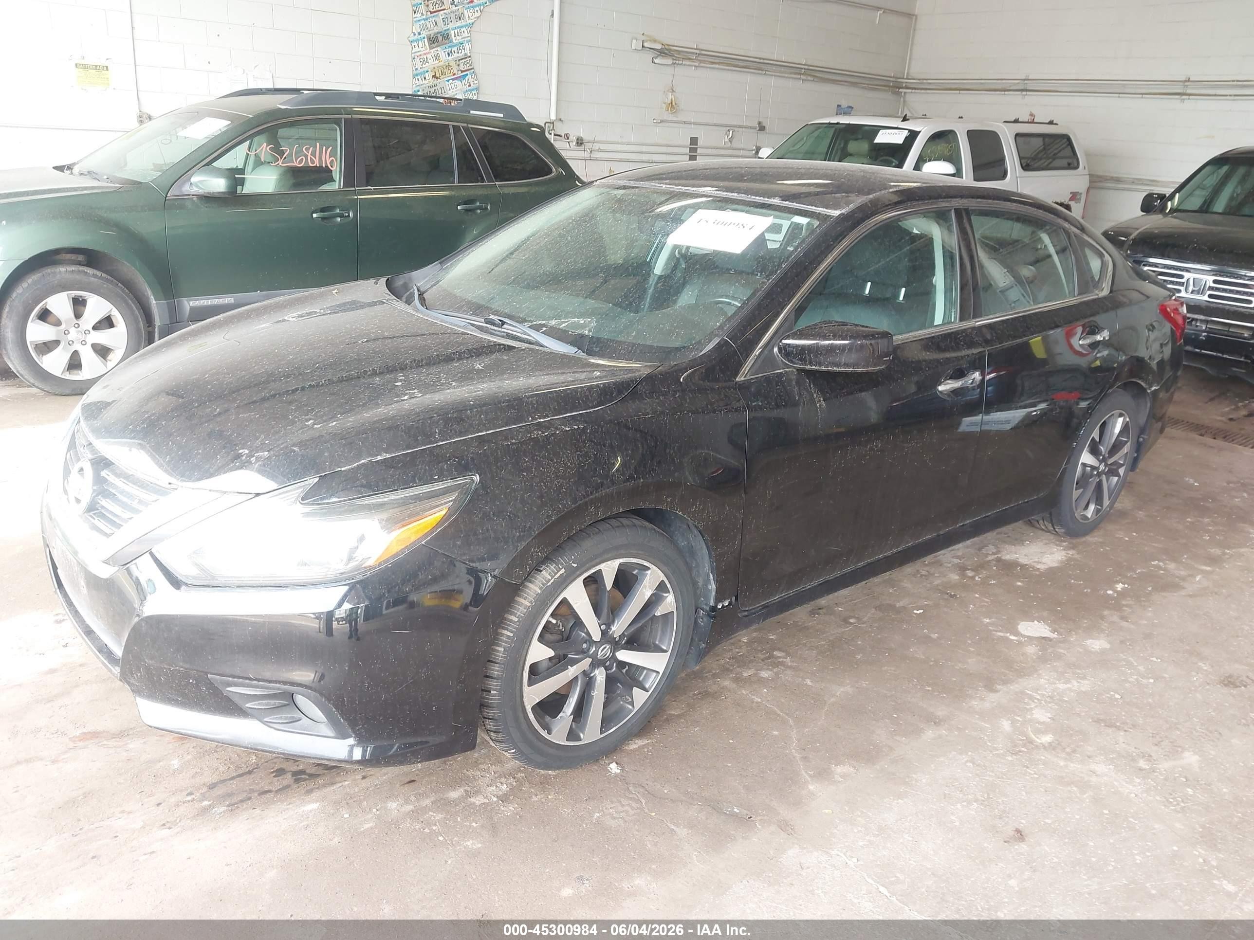 2016 Nissan Altima 2.5 Sr Black vin: 1N4AL3AP5GC181569
