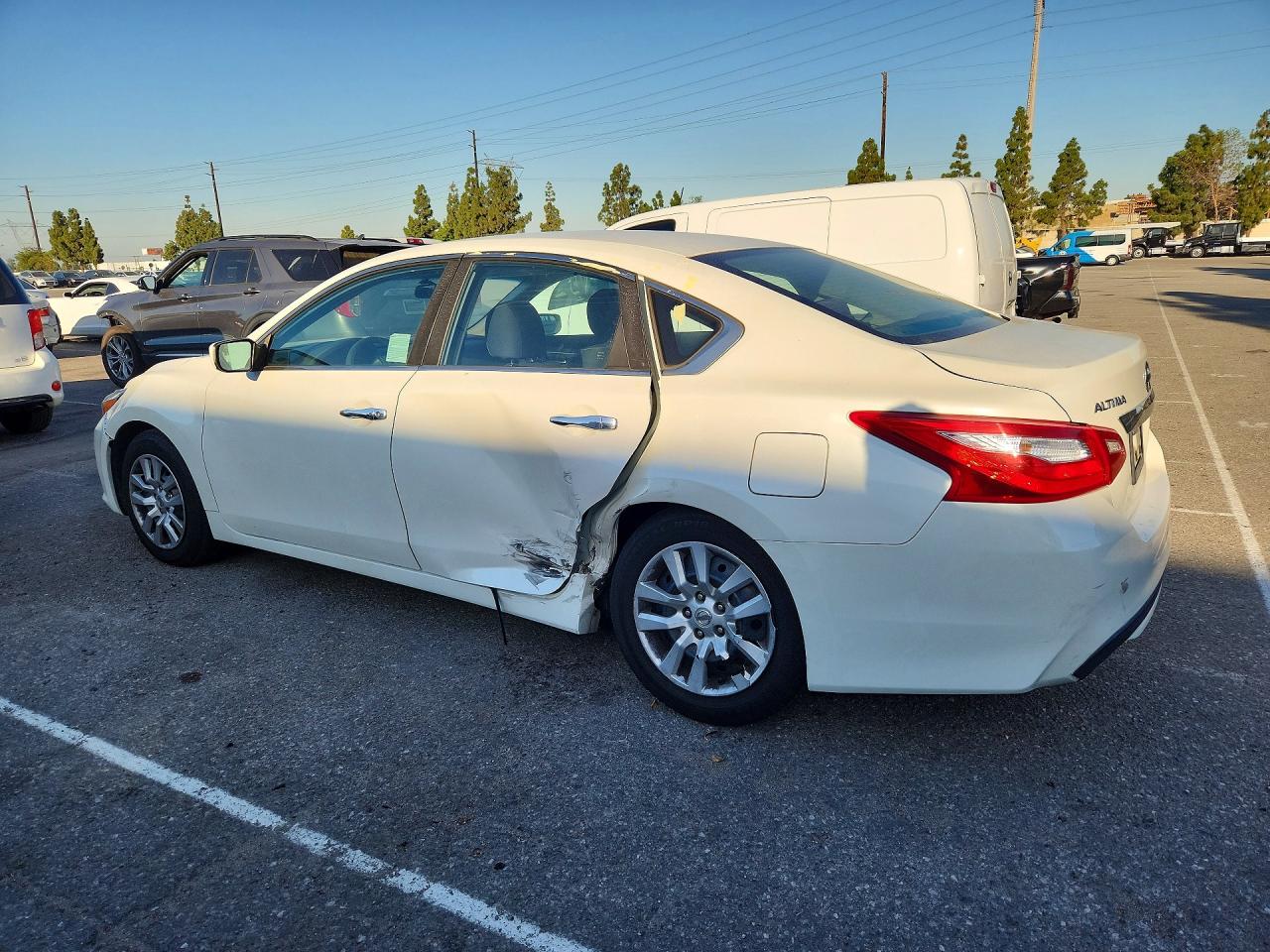 2016 Nissan Altima 2.5 S White vin: 1N4AL3AP5GC190045