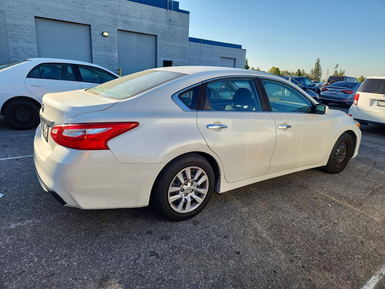 2016 Nissan Altima 2.5 S White vin: 1N4AL3AP5GC190045