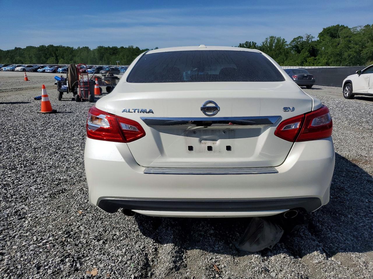 2016 Nissan Altima 2.5 Sv White vin: 1N4AL3AP5GC290680
