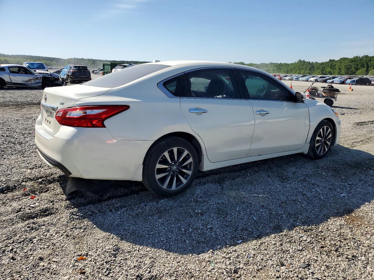 2016 Nissan Altima 2.5 Sv White vin: 1N4AL3AP5GC290680