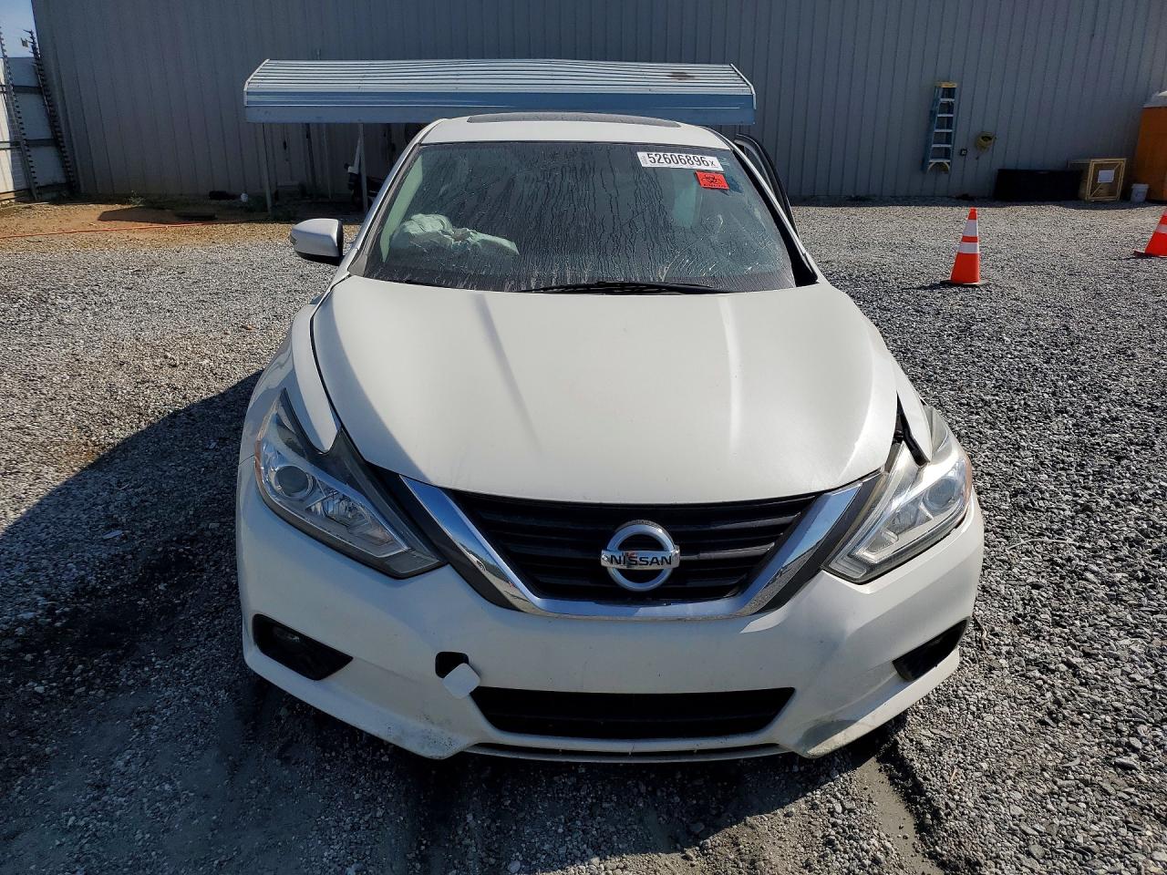 2016 Nissan Altima 2.5 Sv White vin: 1N4AL3AP5GC290680