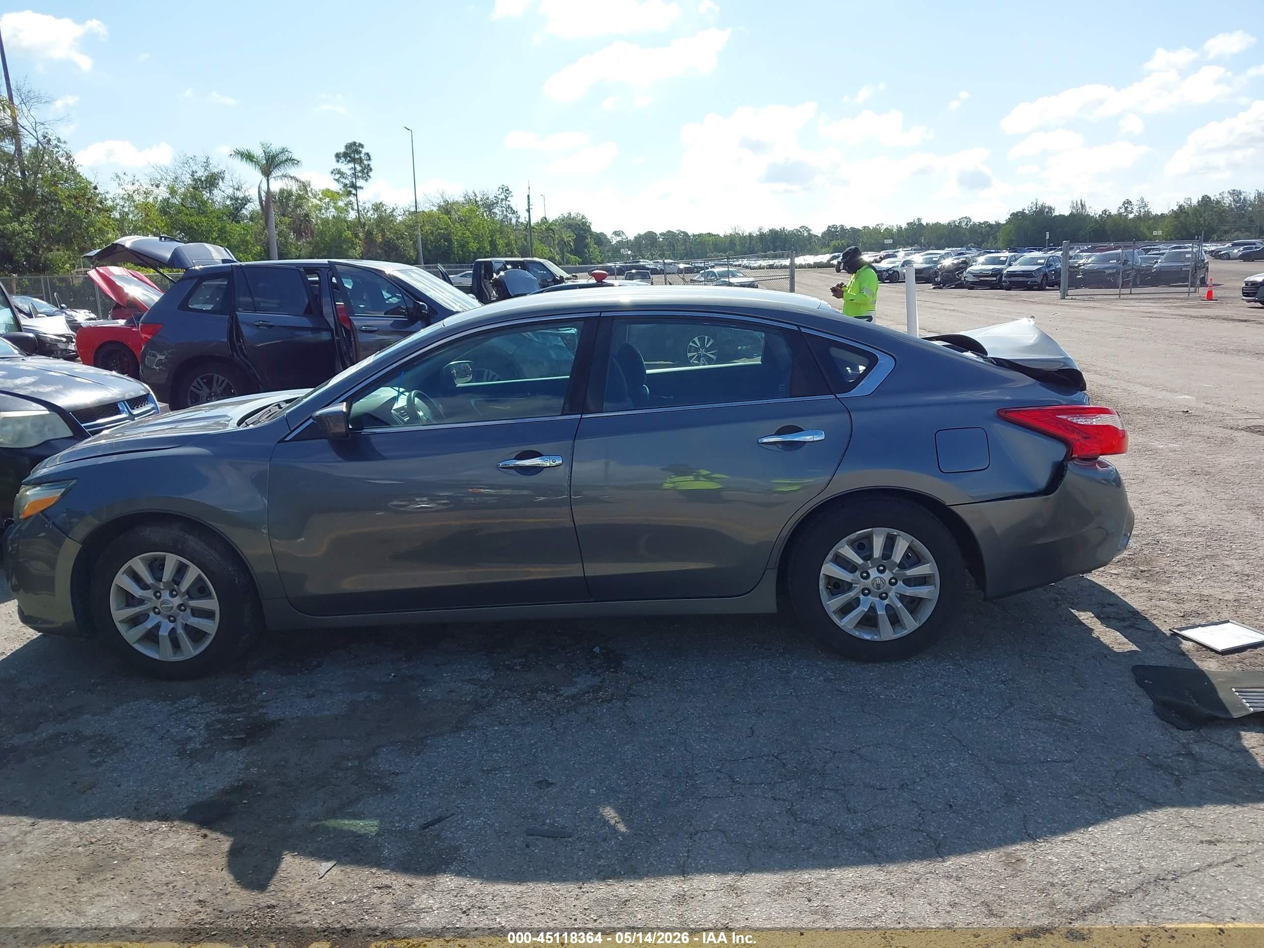 2017 Nissan Altima 2.5 S Серый vin: 1N4AL3AP5HC151280