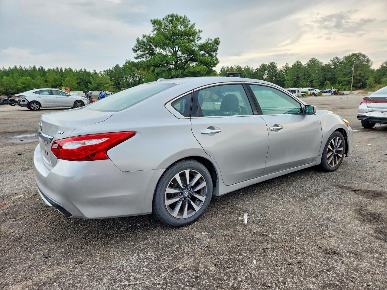 2017 Nissan Altima 2.5 Sv Silver vin: 1N4AL3AP5HC175935