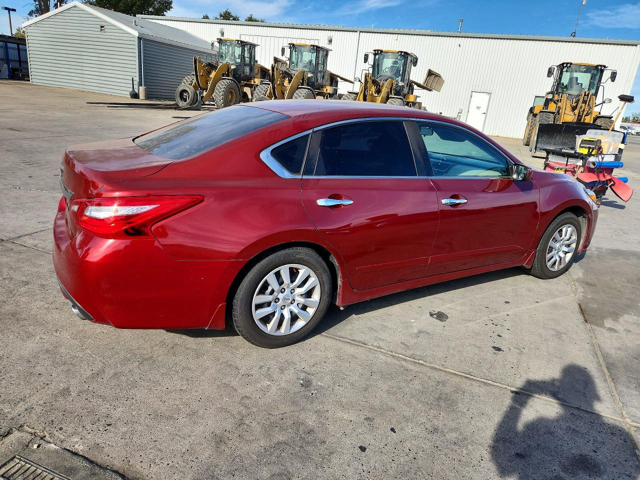 2017 Nissan Altima 2.5 S Red vin: 1N4AL3AP5HN305409