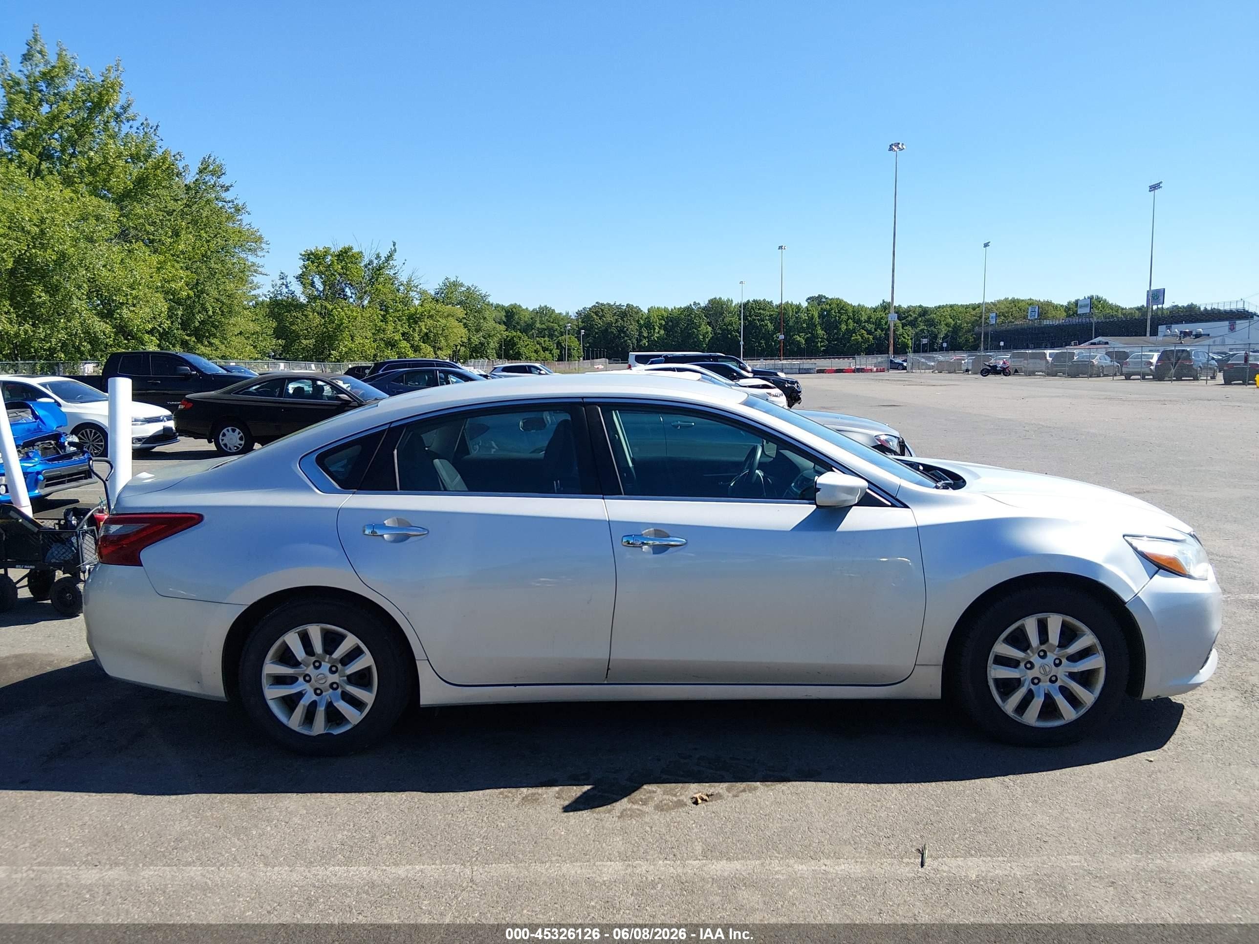 2018 Nissan Altima 2.5 S Серебряный vin: 1N4AL3AP5JC119399