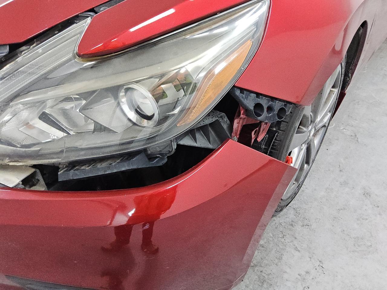 2018 Nissan Altima 2.5 Sr Red vin: 1N4AL3AP5JC197259 Damage: Front Bumper, Broken, Replacement Required