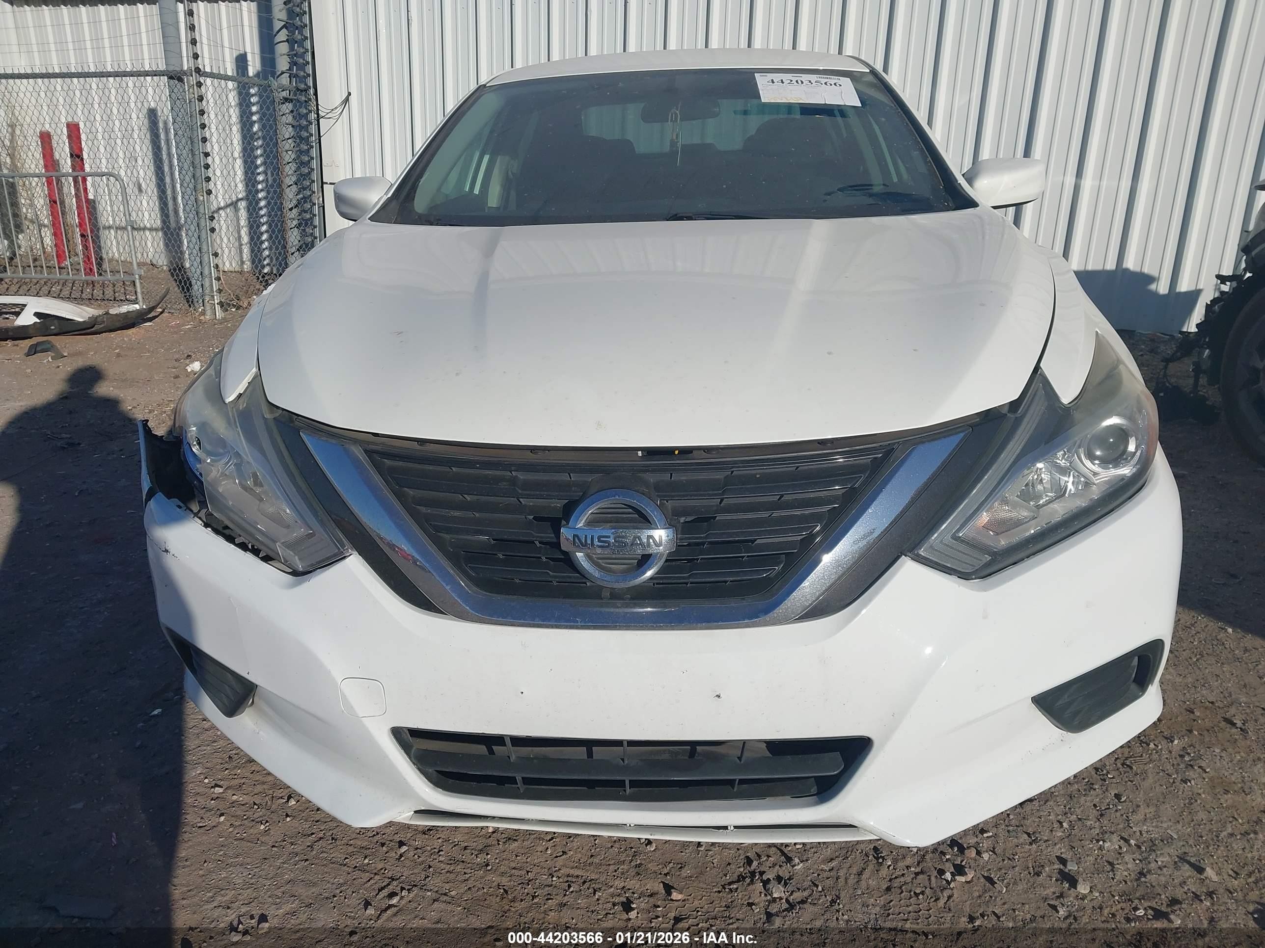 2018 Nissan Altima 2.5 S White vin: 1N4AL3AP5JC289164