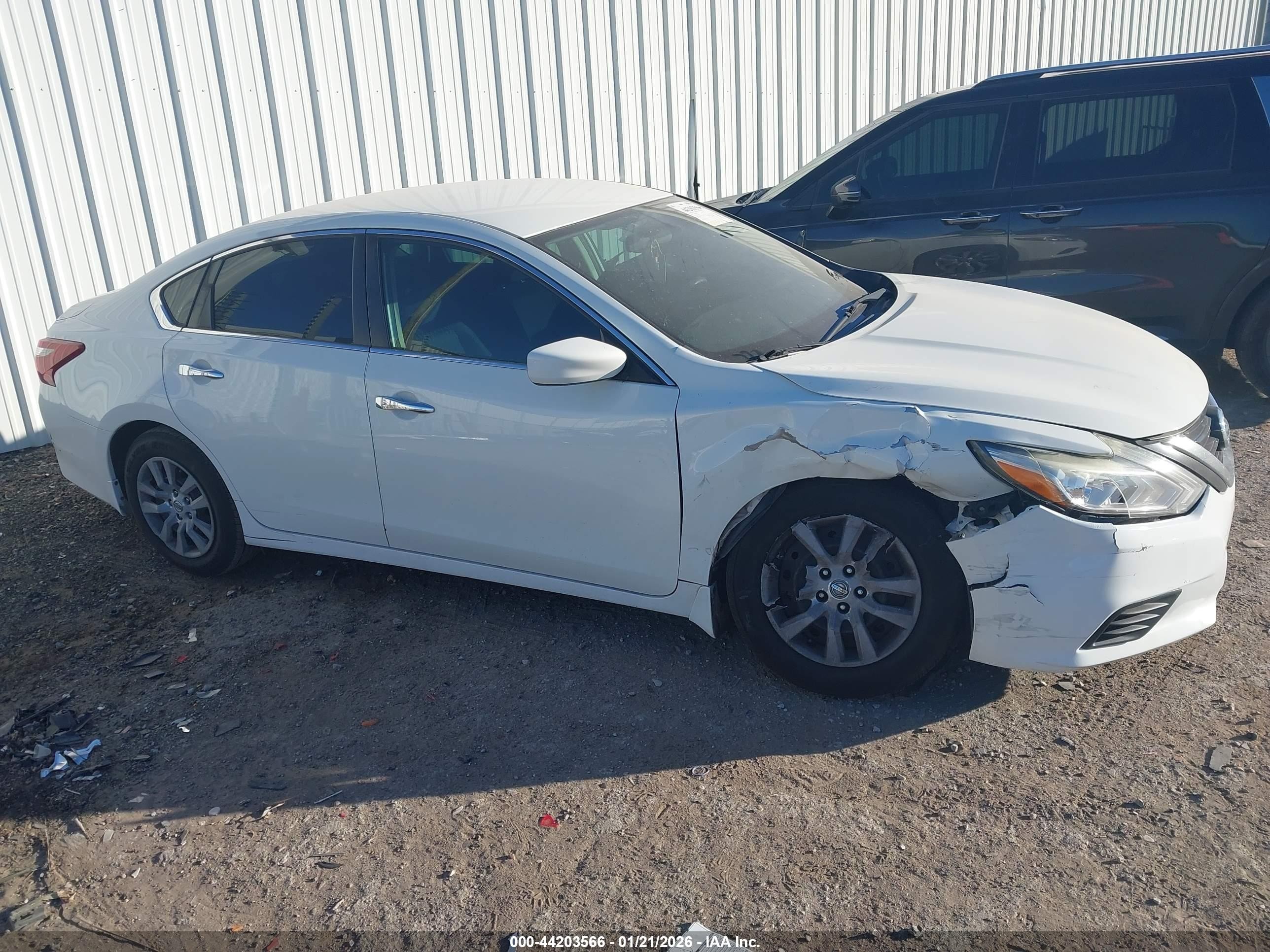 2018 Nissan Altima 2.5 S White vin: 1N4AL3AP5JC289164