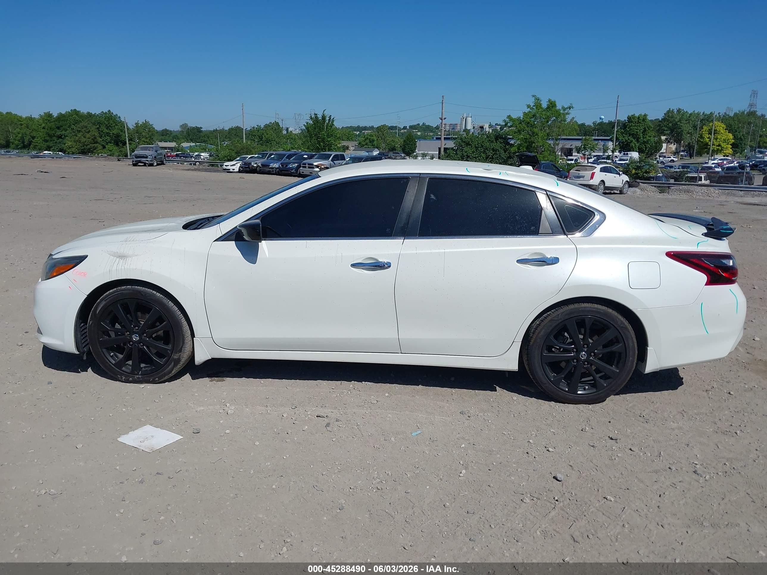 2018 Nissan Altima 2.5 Sr White vin: 1N4AL3AP5JC298317