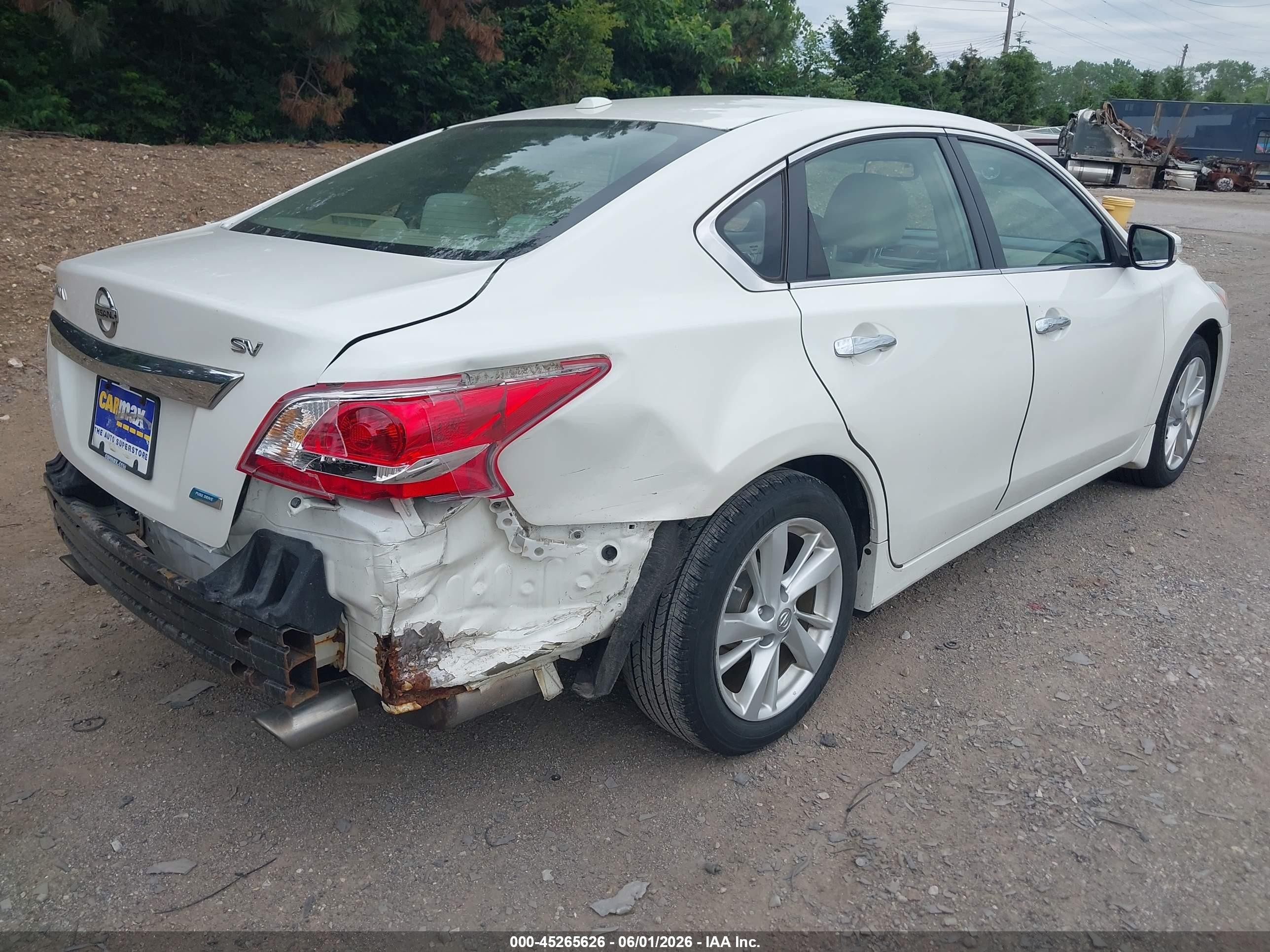 2013 Nissan Altima 2.5 Sv White vin: 1N4AL3AP6DC157387