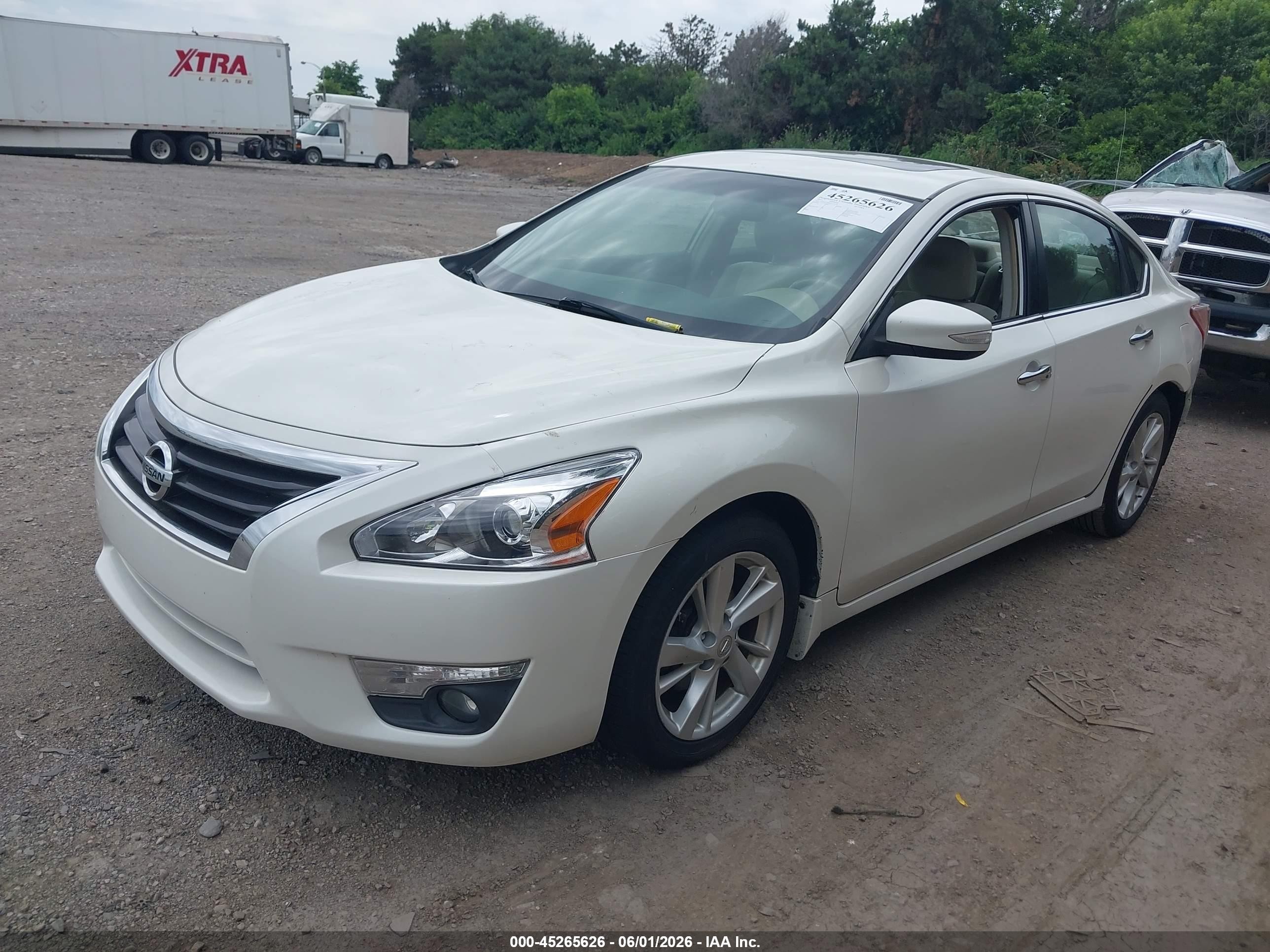 2013 Nissan Altima 2.5 Sv White vin: 1N4AL3AP6DC157387