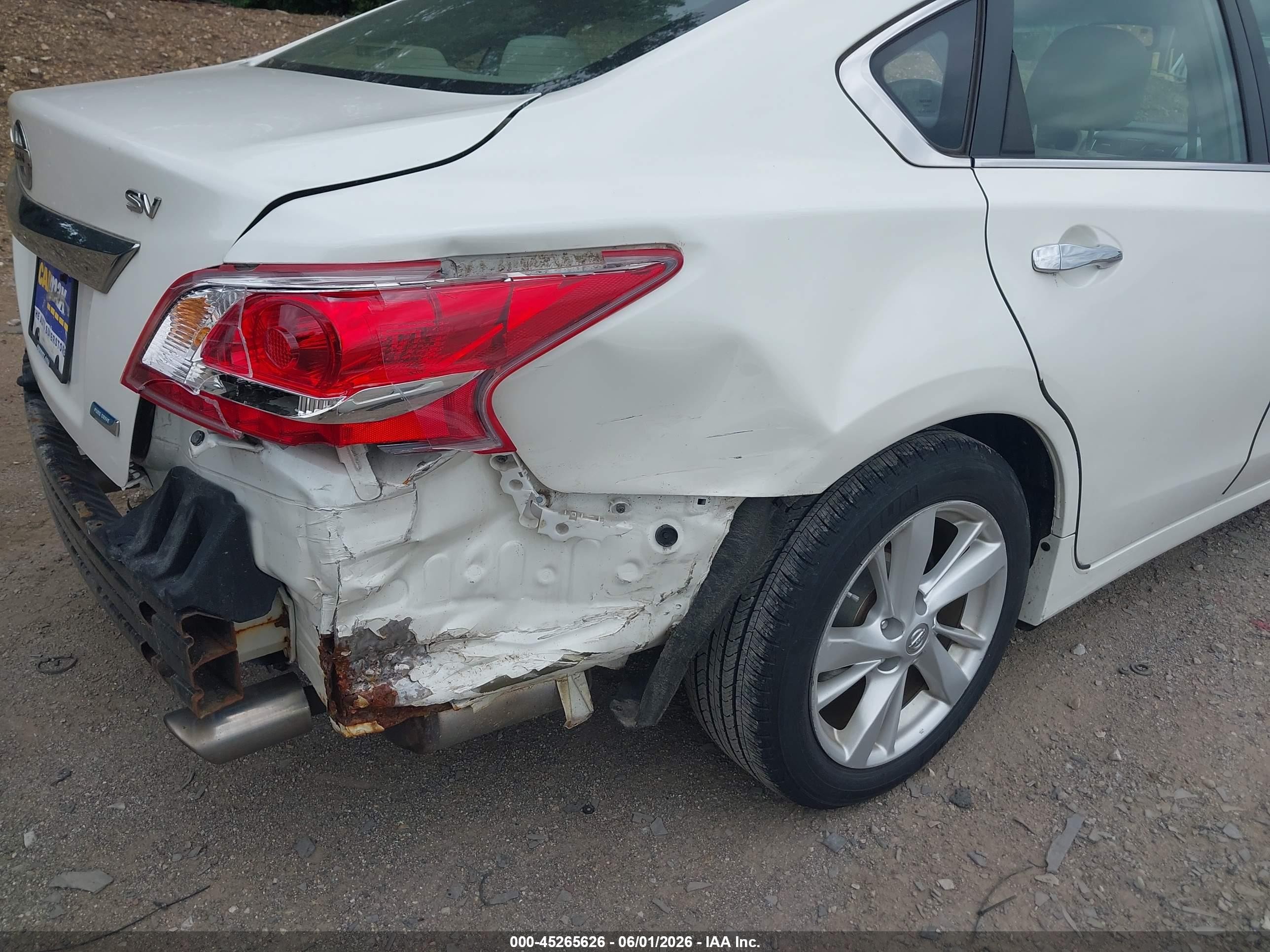 2013 Nissan Altima 2.5 Sv White vin: 1N4AL3AP6DC157387