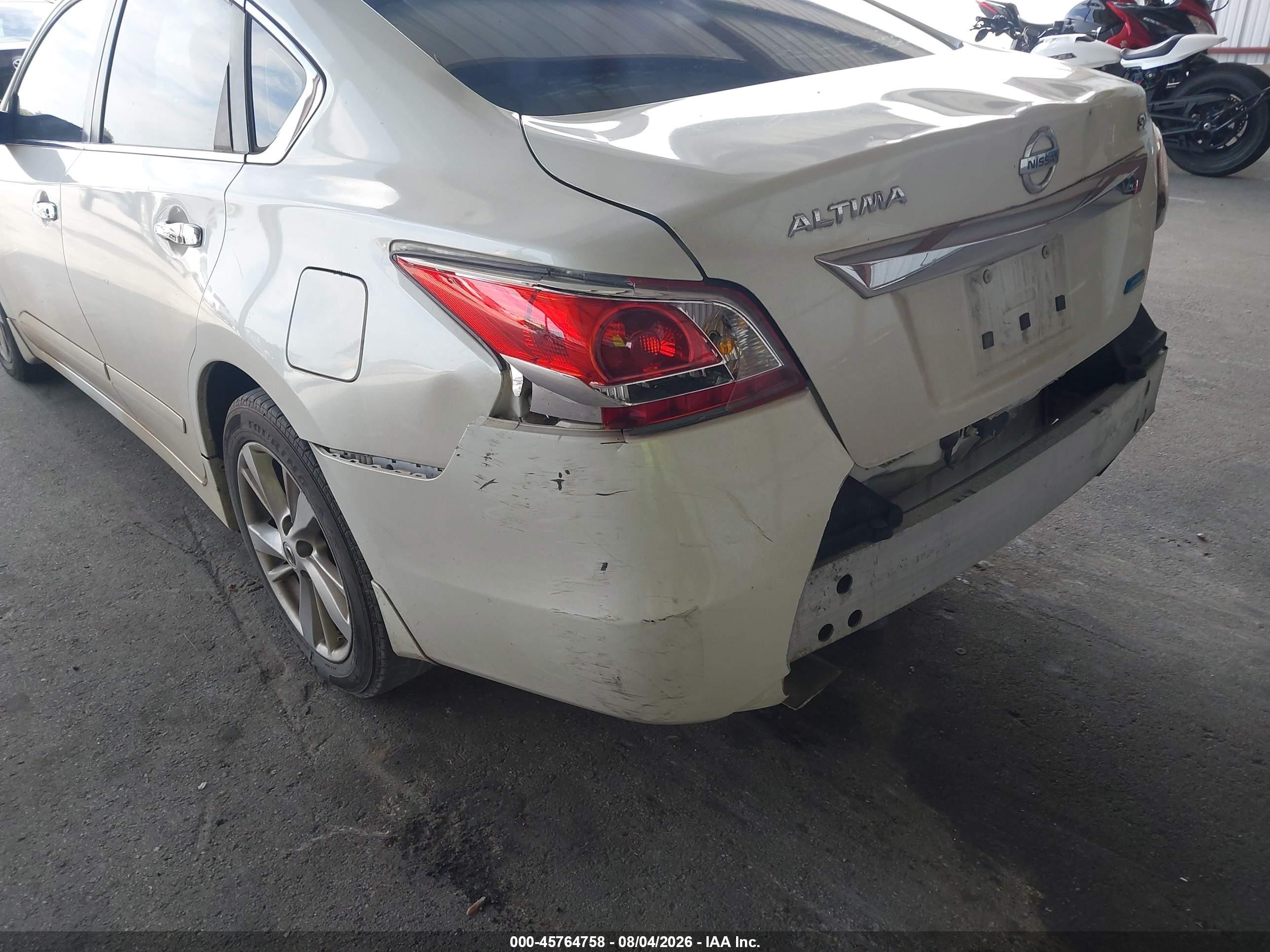 2013 Nissan Altima 2.5 Sv White vin: 1N4AL3AP6DC267047