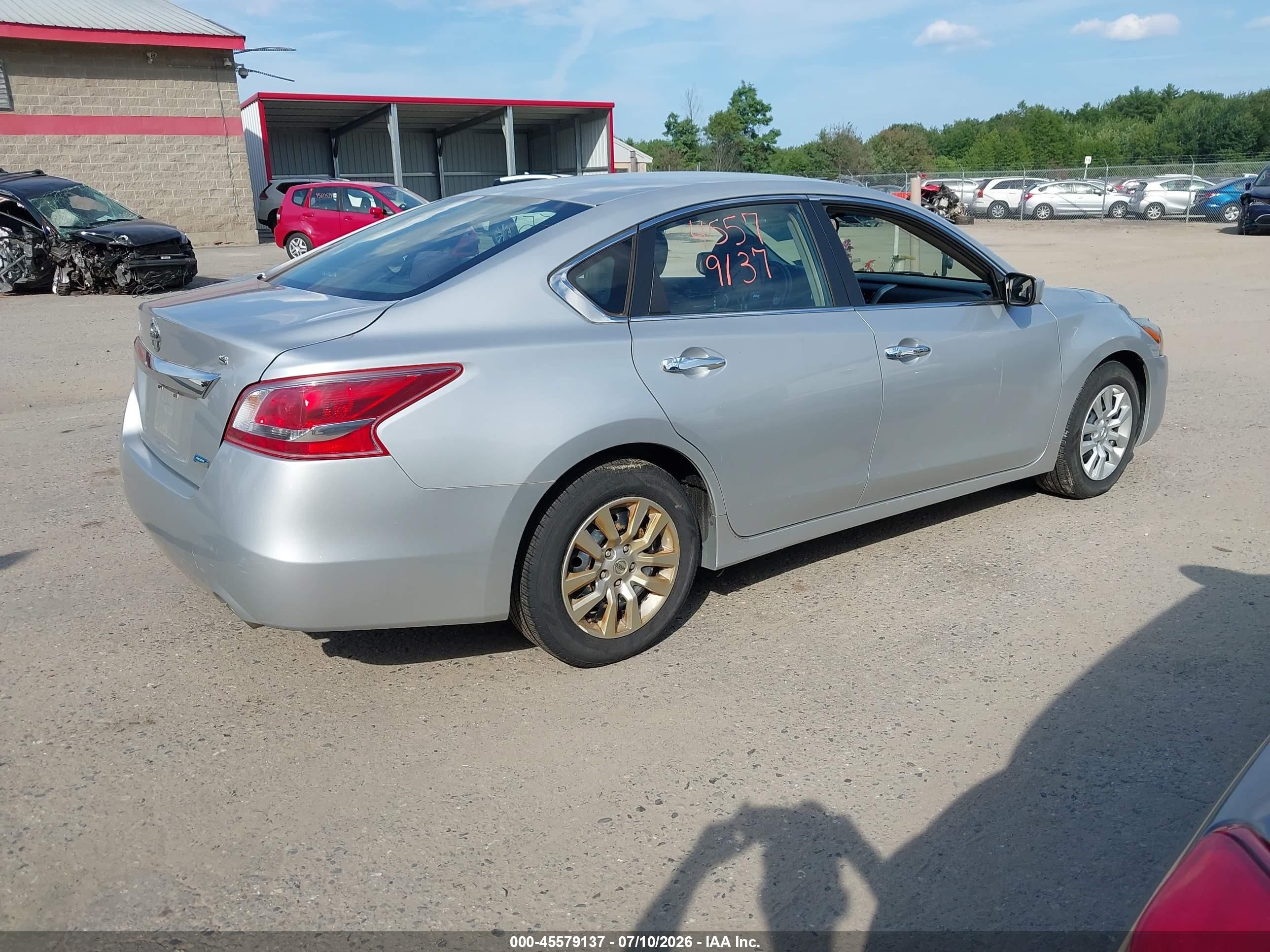 2013 Nissan Altima 2.5 S Silver vin: 1N4AL3AP6DC914918