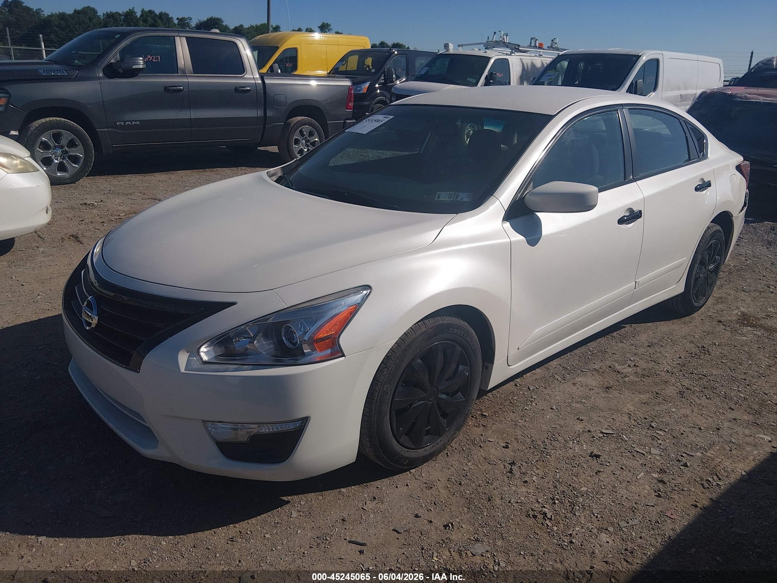 2013 Nissan Altima 2.5 S White vin: 1N4AL3AP6DC915583