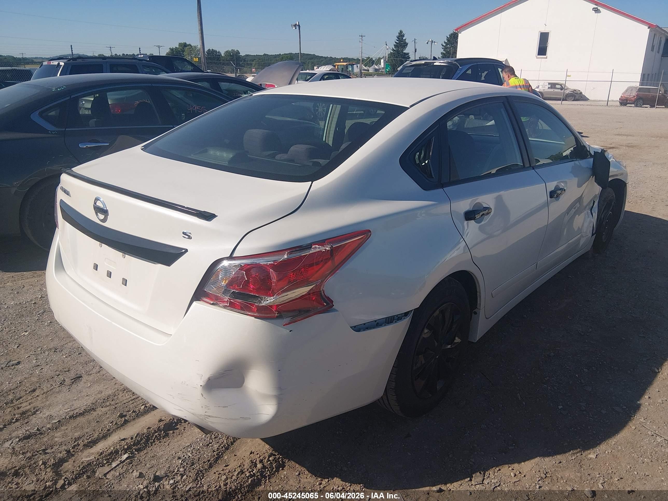 2013 Nissan Altima 2.5 S White vin: 1N4AL3AP6DC915583
