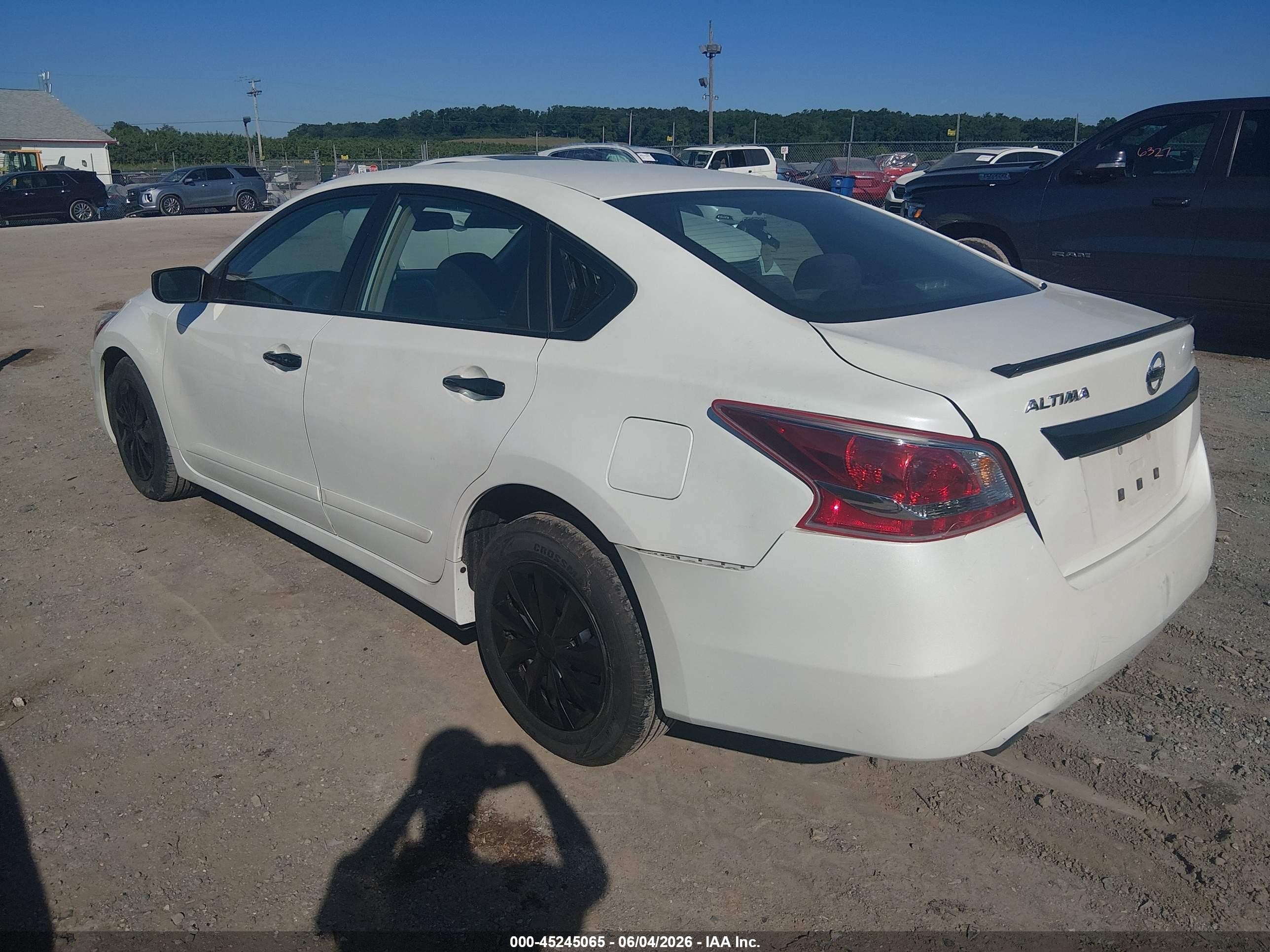 2013 Nissan Altima 2.5 S White vin: 1N4AL3AP6DC915583