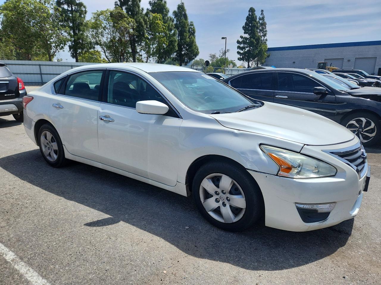 2013 Nissan Altima 2.5 White vin: 1N4AL3AP6DN428372
