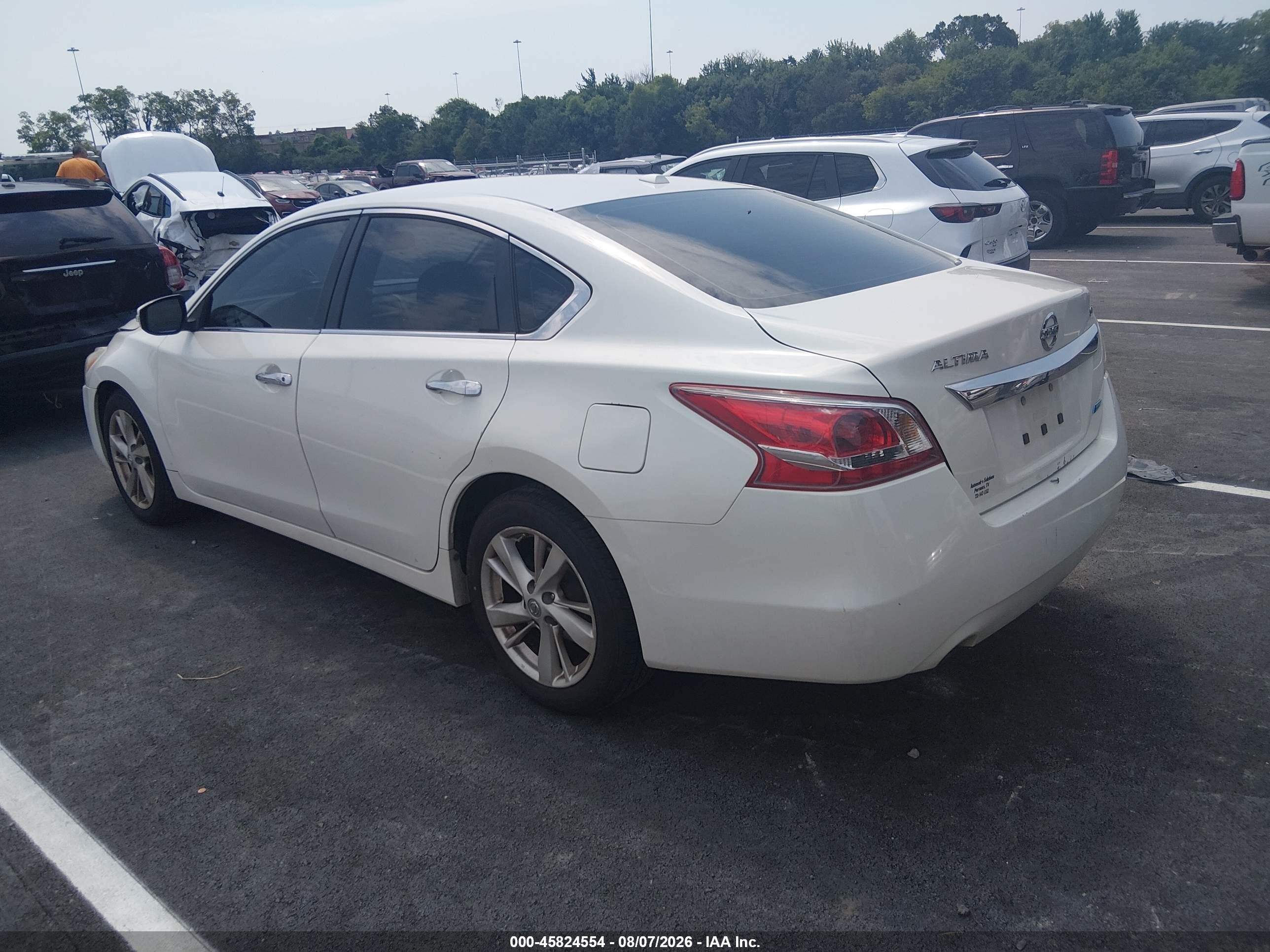 2013 Nissan Altima 2.5 Sv White vin: 1N4AL3AP6DN465180