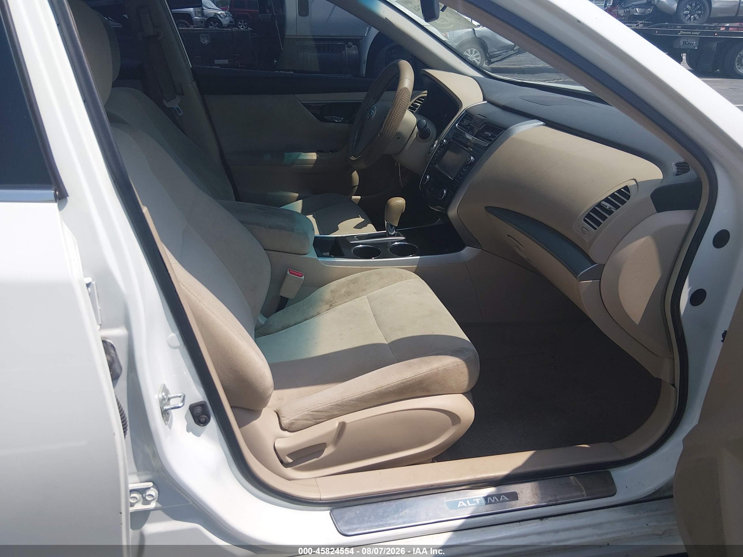 2013 Nissan Altima 2.5 Sv White vin: 1N4AL3AP6DN465180