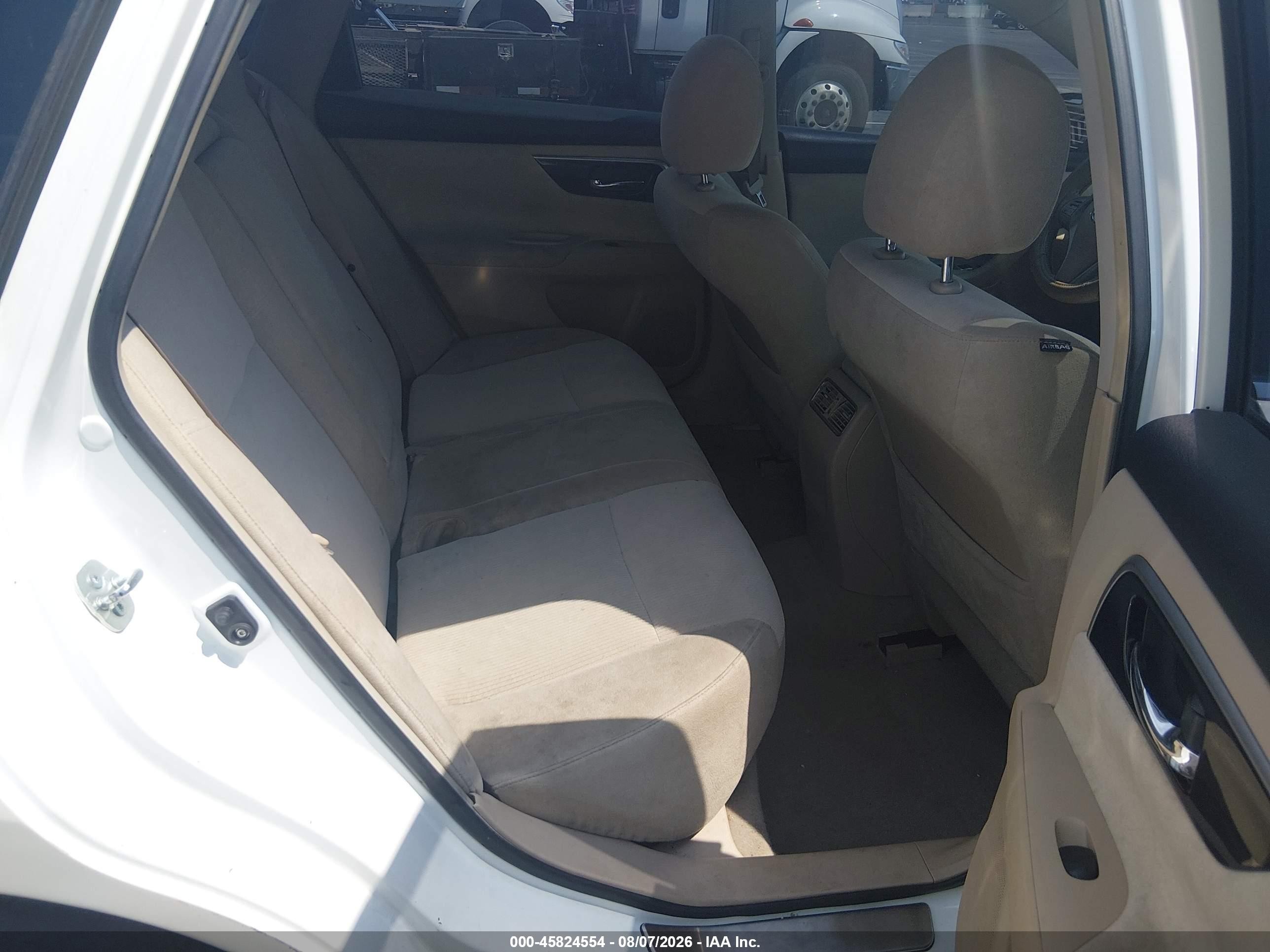 2013 Nissan Altima 2.5 Sv White vin: 1N4AL3AP6DN465180