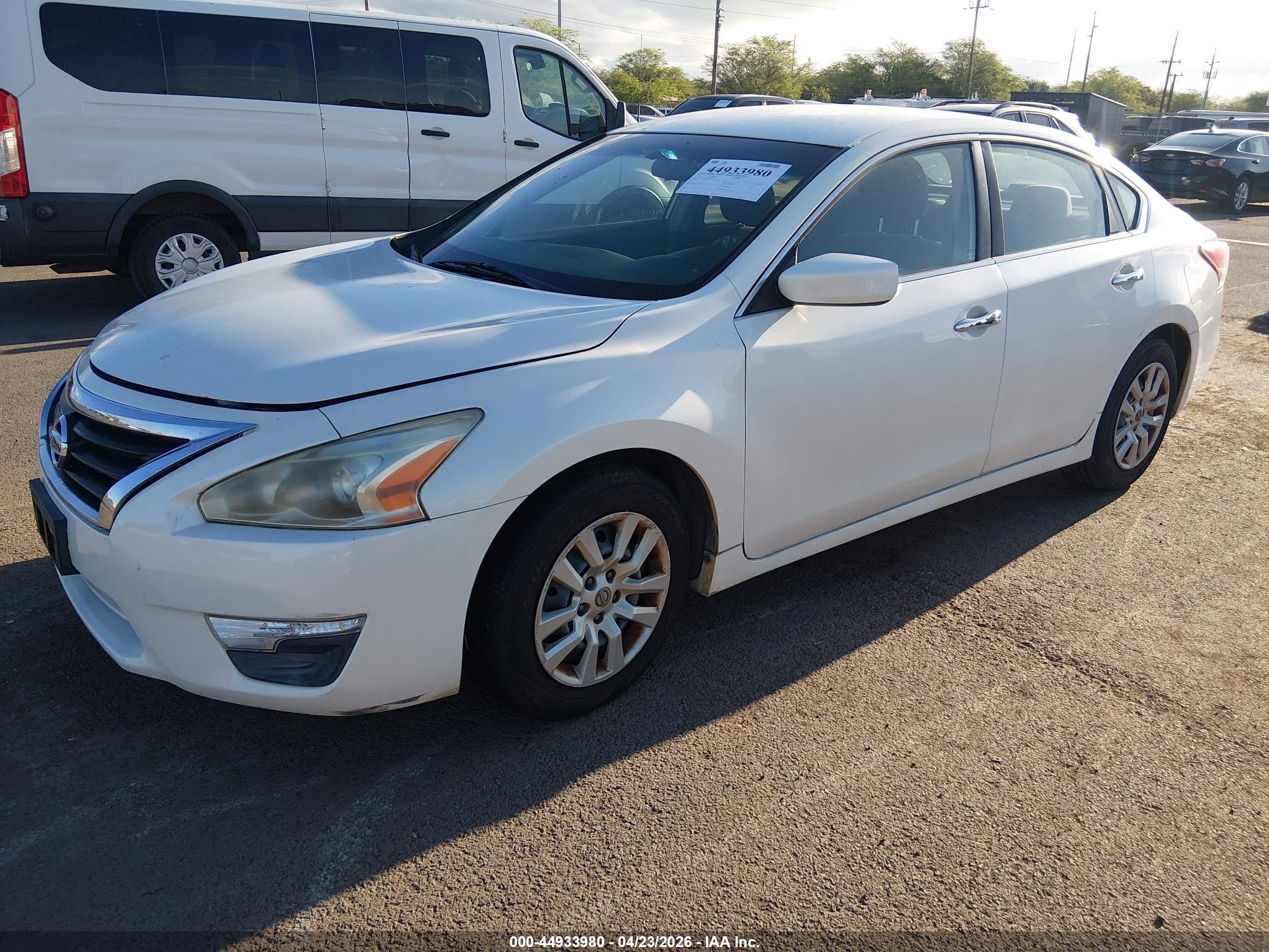 2013 Nissan Altima 2.5 S White vin: 1N4AL3AP6DN480388