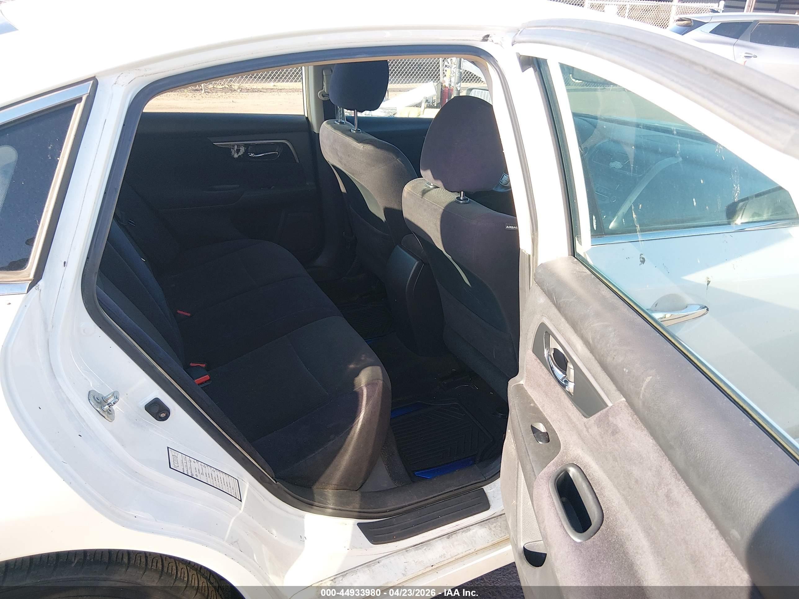 2013 Nissan Altima 2.5 S White vin: 1N4AL3AP6DN480388
