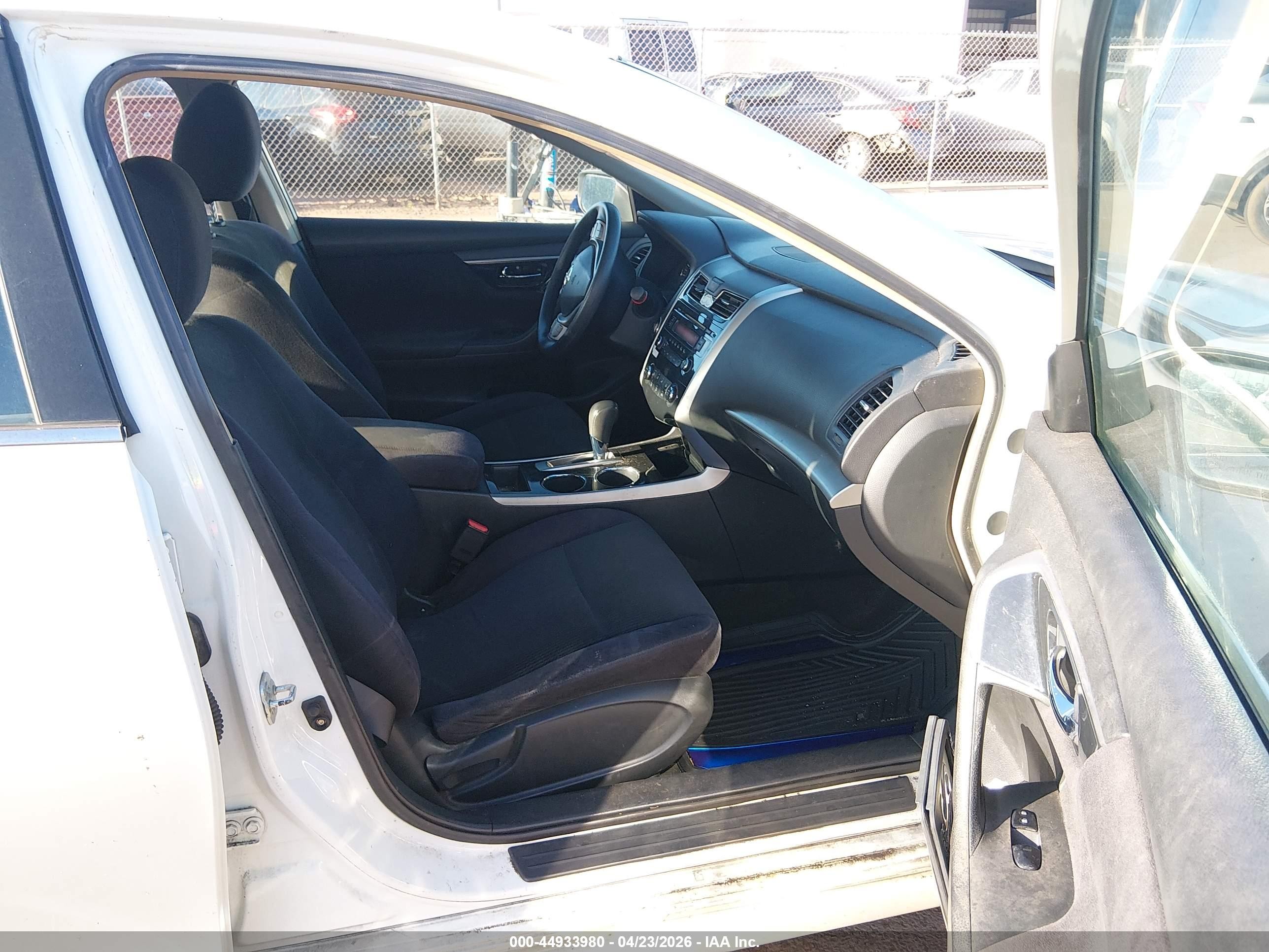 2013 Nissan Altima 2.5 S White vin: 1N4AL3AP6DN480388