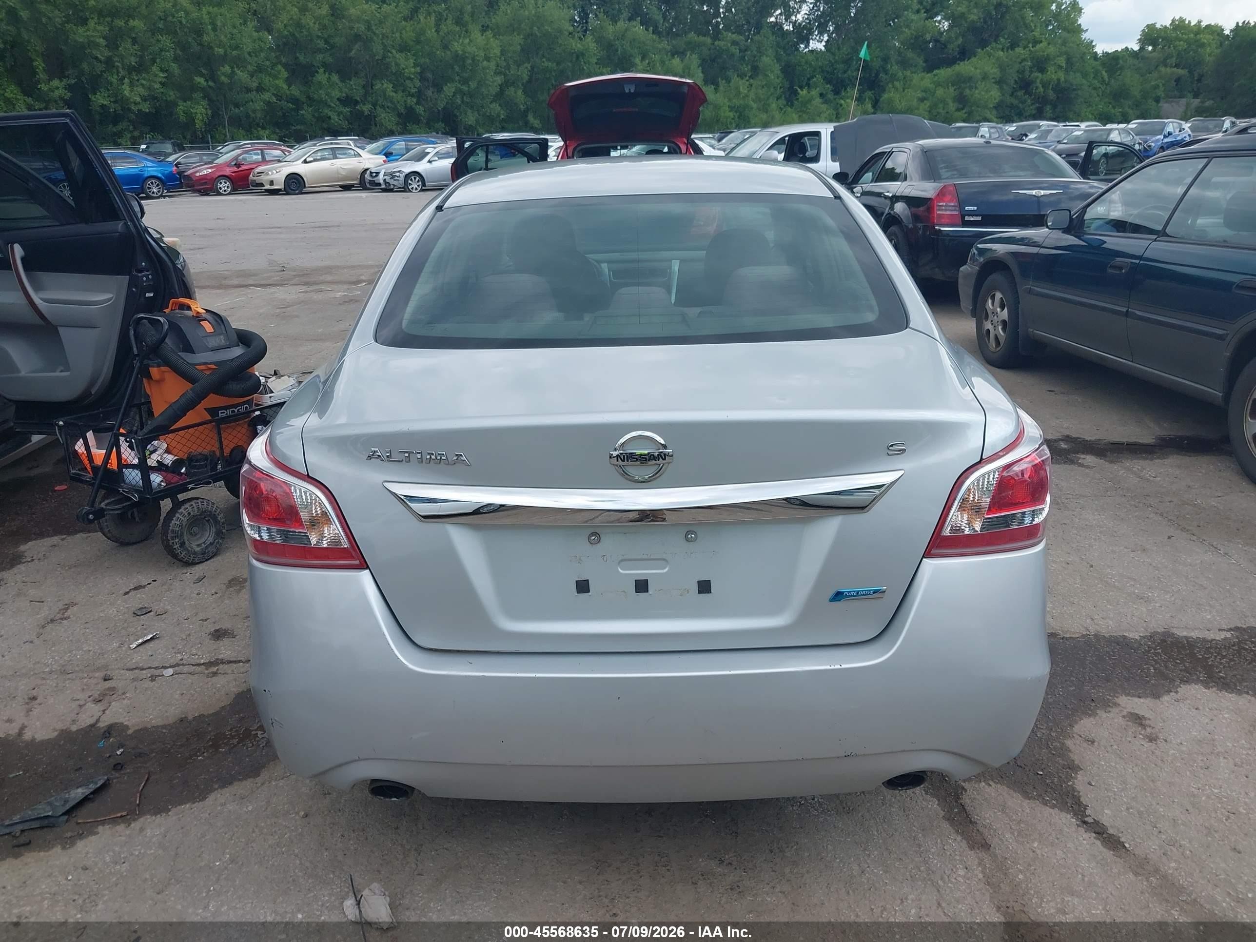 2013 Nissan Altima 2.5 S Silver vin: 1N4AL3AP6DN494792