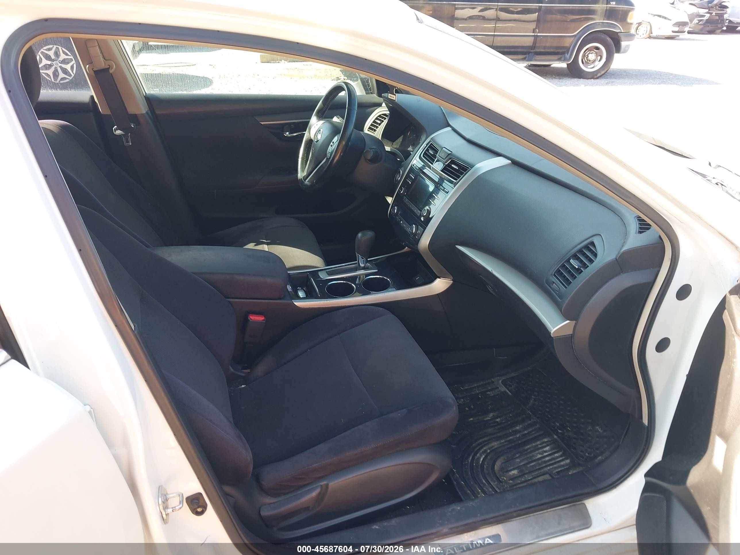 2013 Nissan Altima 2.5 Sv White vin: 1N4AL3AP6DN502485