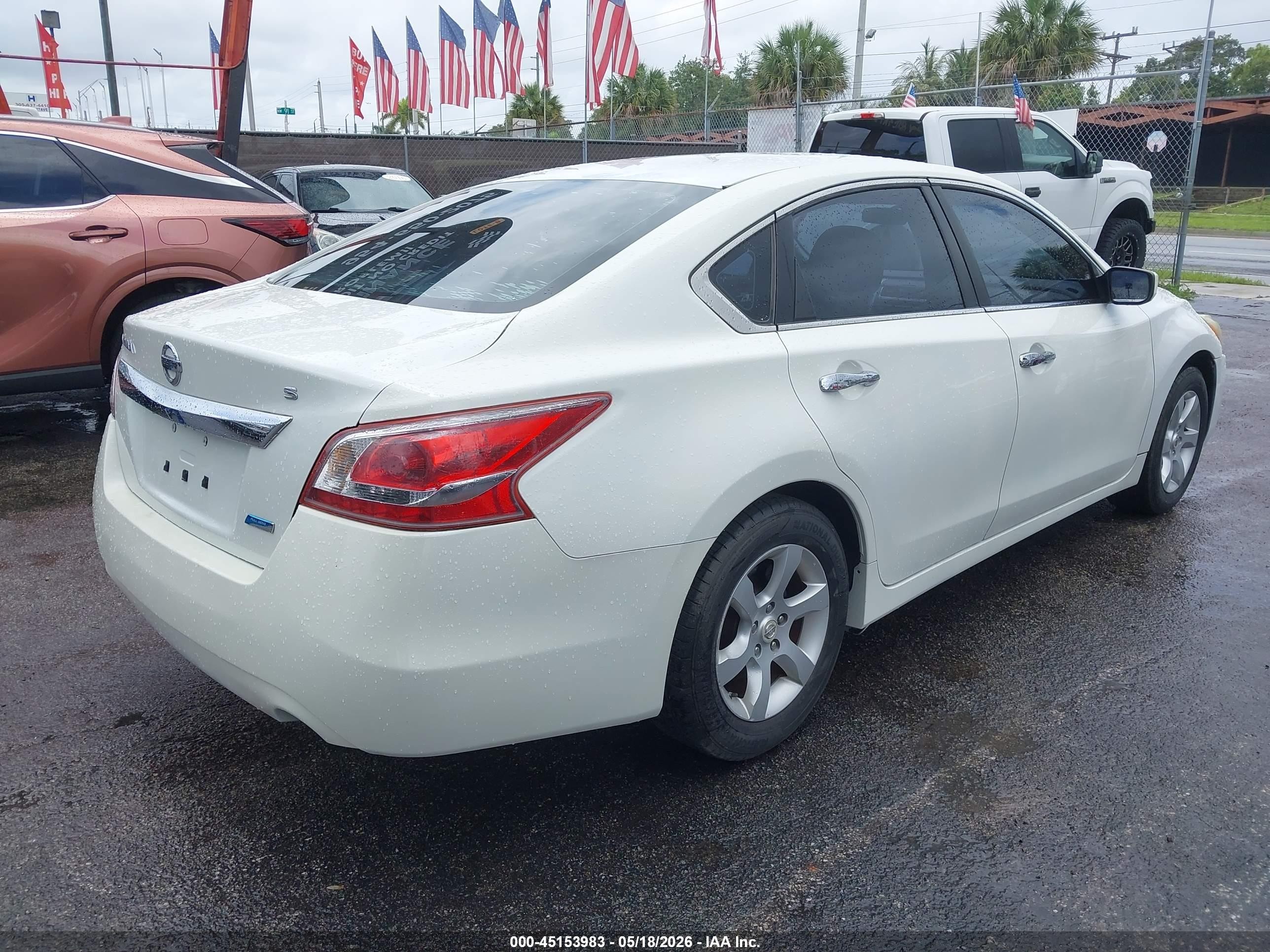 2013 Nissan Altima 2.5 S Белый vin: 1N4AL3AP6DN517990