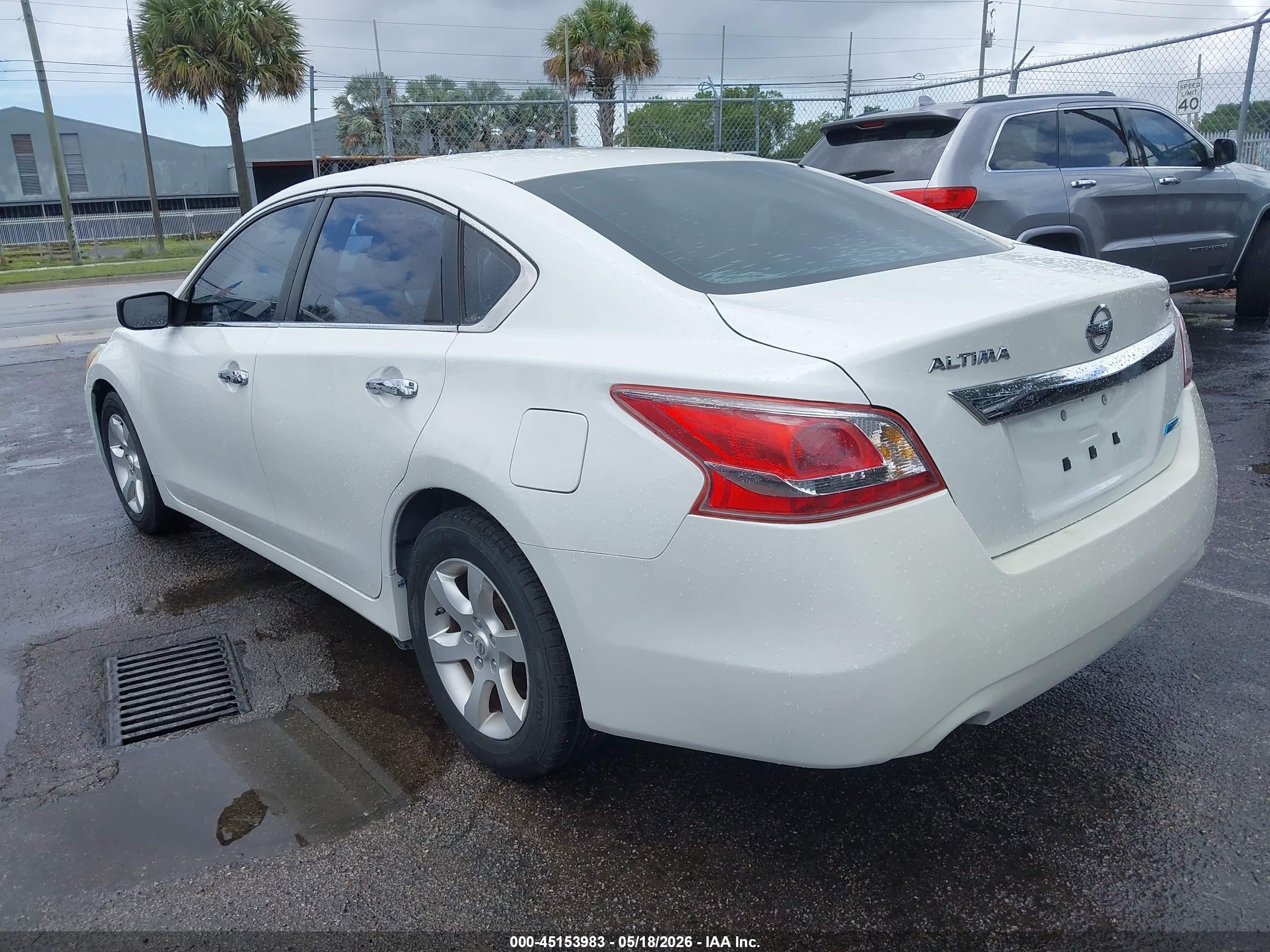 2013 Nissan Altima 2.5 S Белый vin: 1N4AL3AP6DN517990