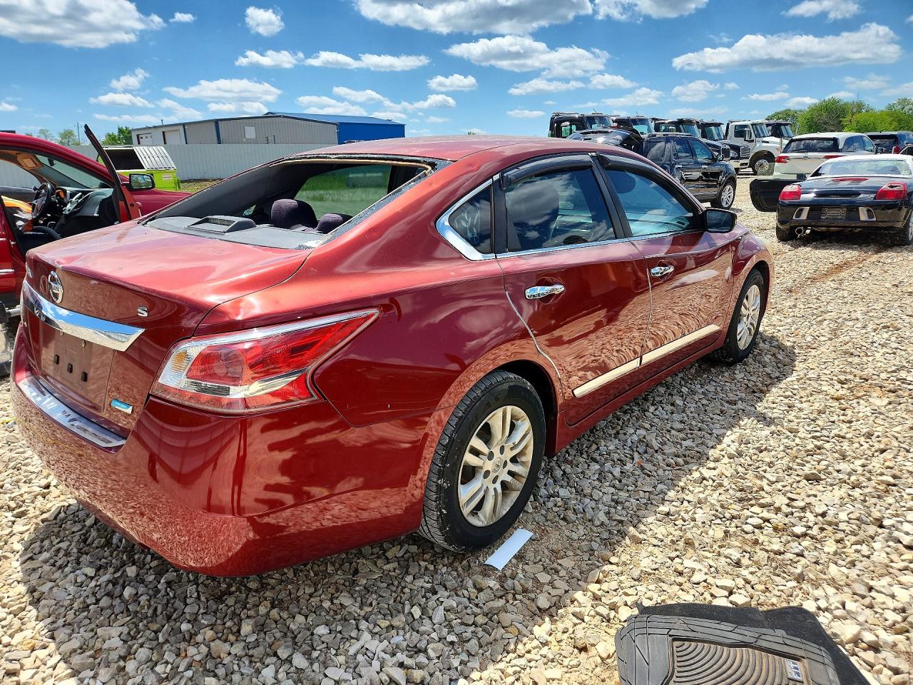 2013 Nissan Altima 2.5 Red vin: 1N4AL3AP6DN545918