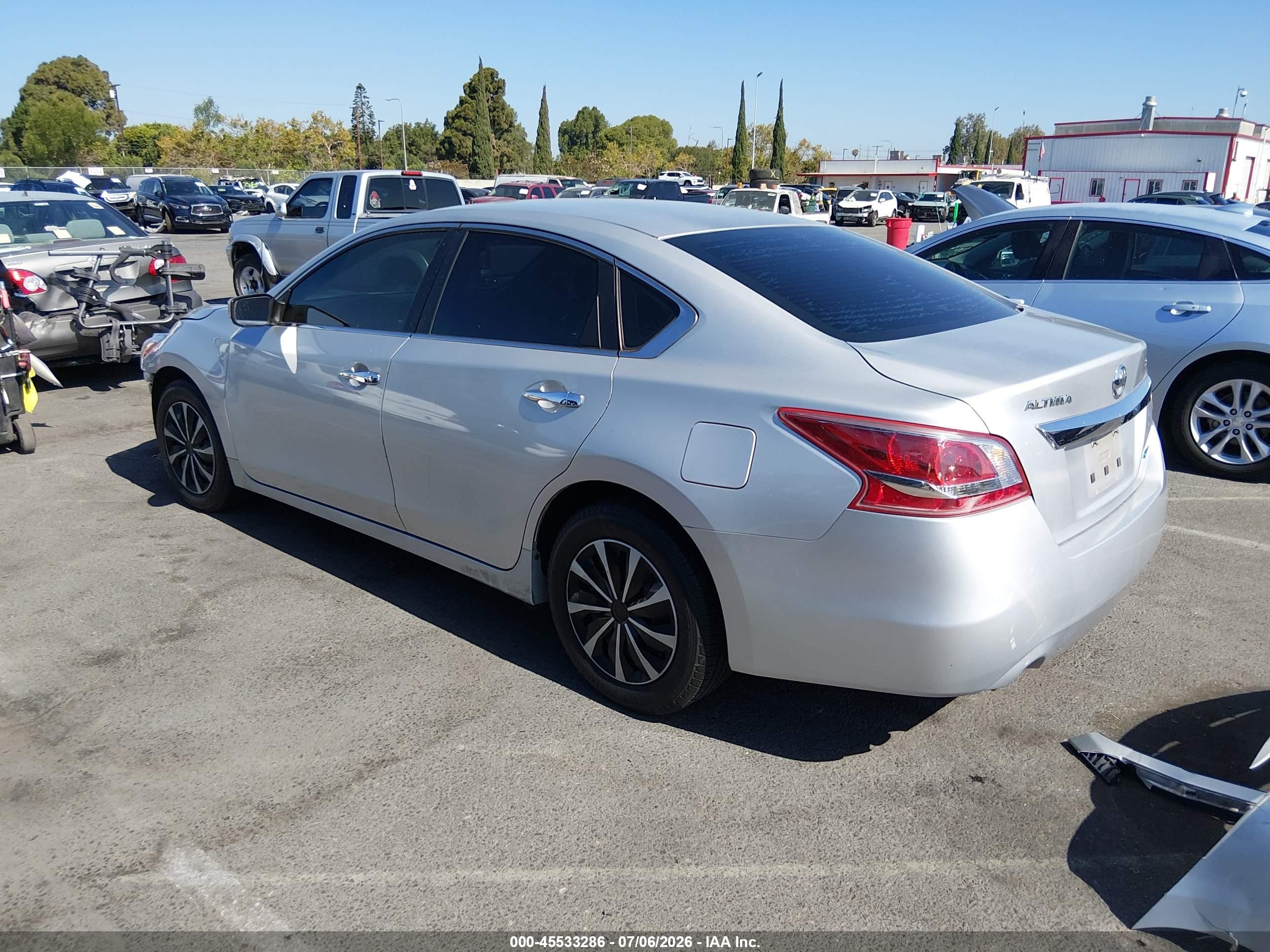 2013 Nissan Altima 2.5 S Silver vin: 1N4AL3AP6DN549905