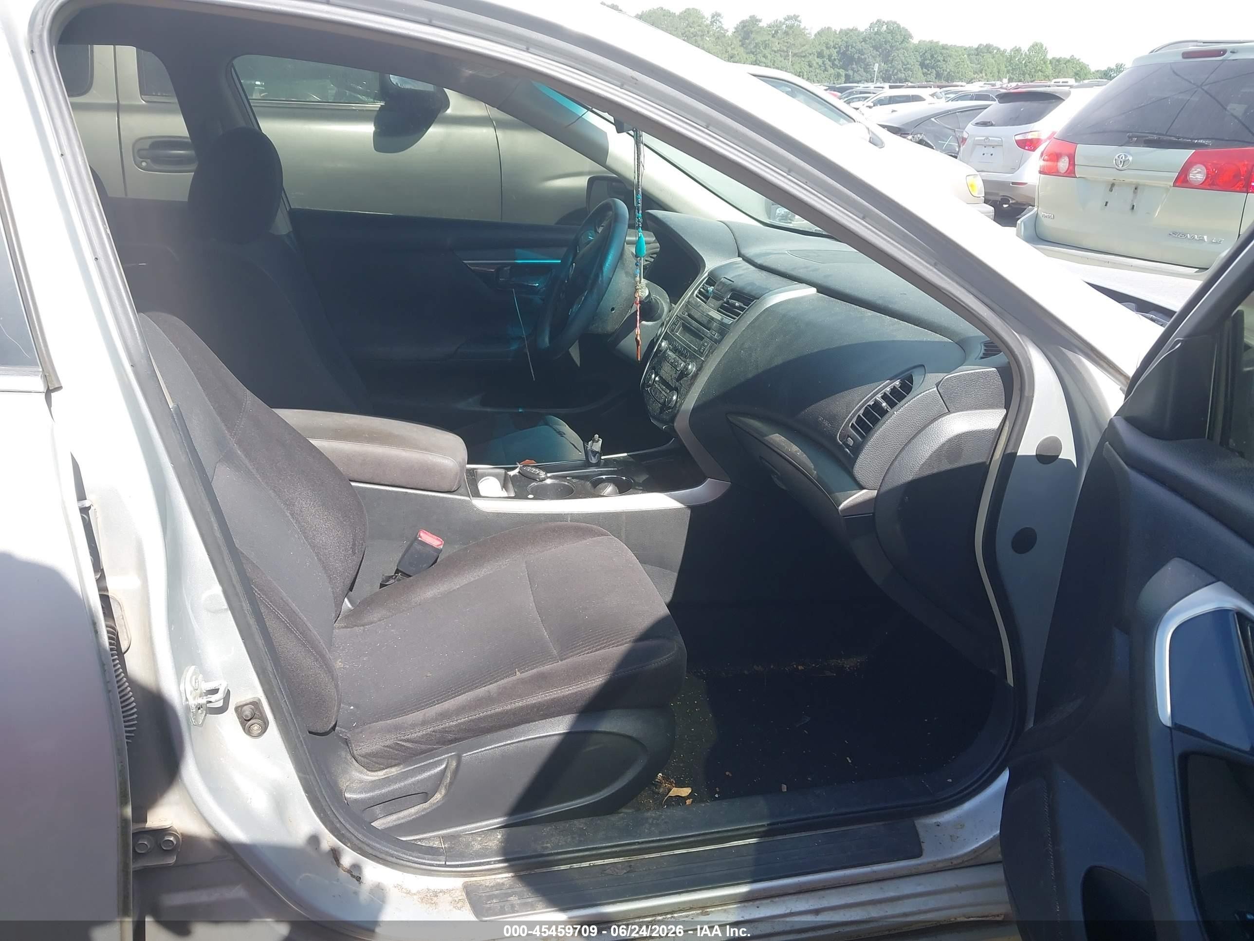 2013 Nissan Altima 2.5 S Серебряный vin: 1N4AL3AP6DN559141