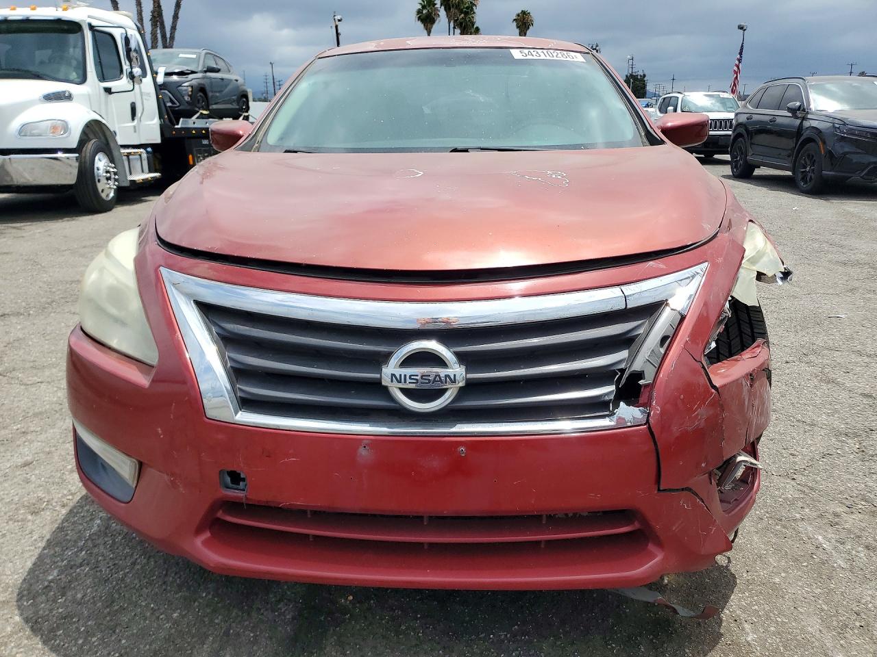 2013 Nissan Altima Burgundy vin: 1N4AL3AP6DN564985