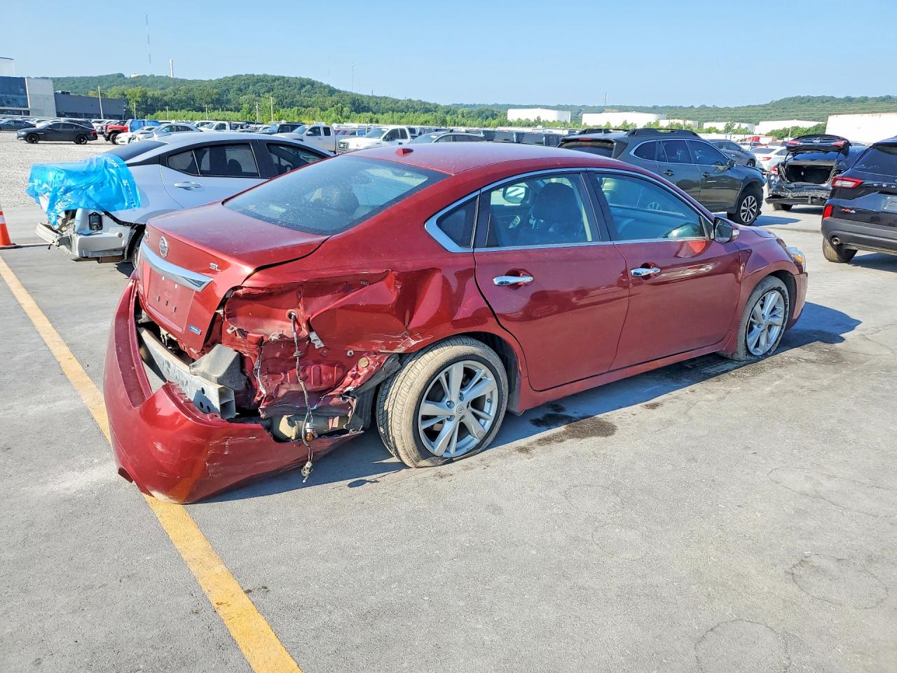 2014 Nissan Altima 2.5 Red vin: 1N4AL3AP6EC102844