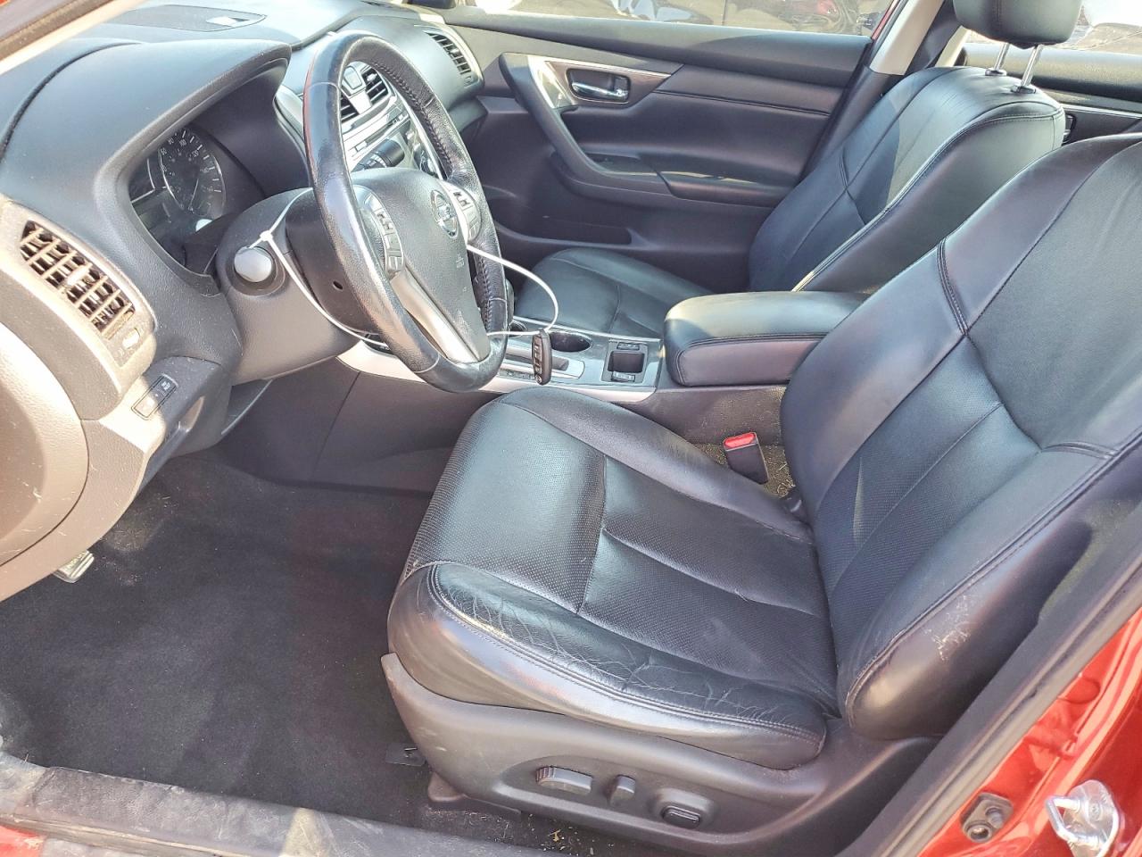 2014 Nissan Altima 2.5 Red vin: 1N4AL3AP6EC102844