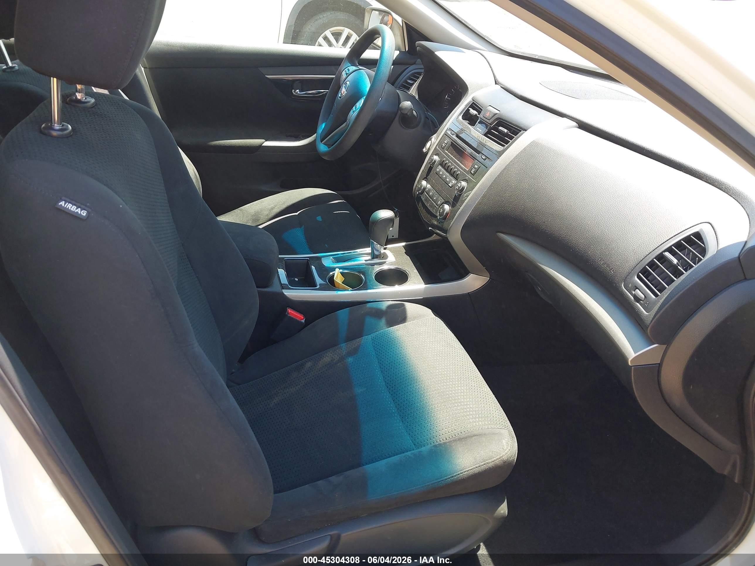 2014 Nissan Altima 2.5 S White vin: 1N4AL3AP6EC128411