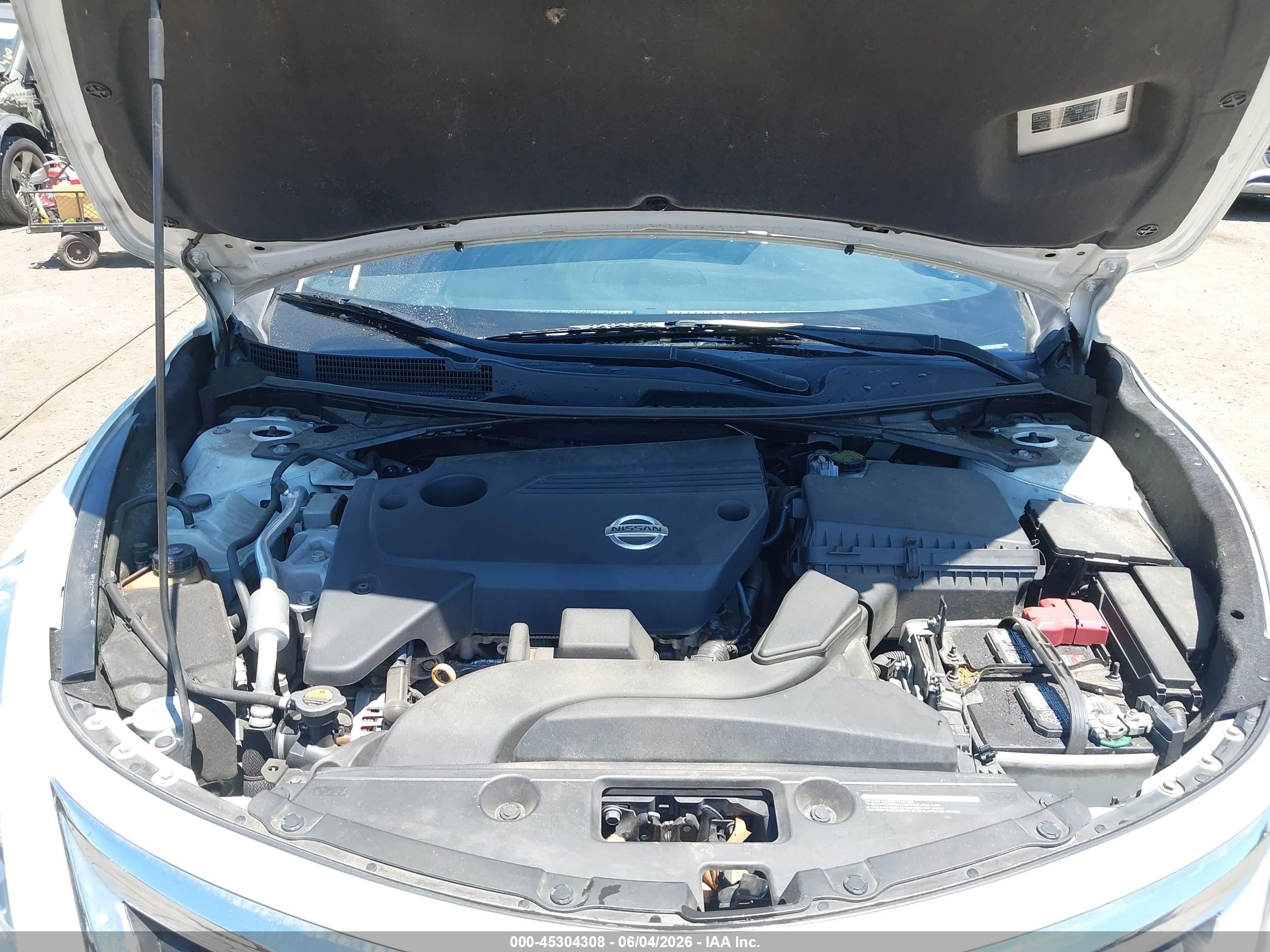2014 Nissan Altima 2.5 S White vin: 1N4AL3AP6EC128411