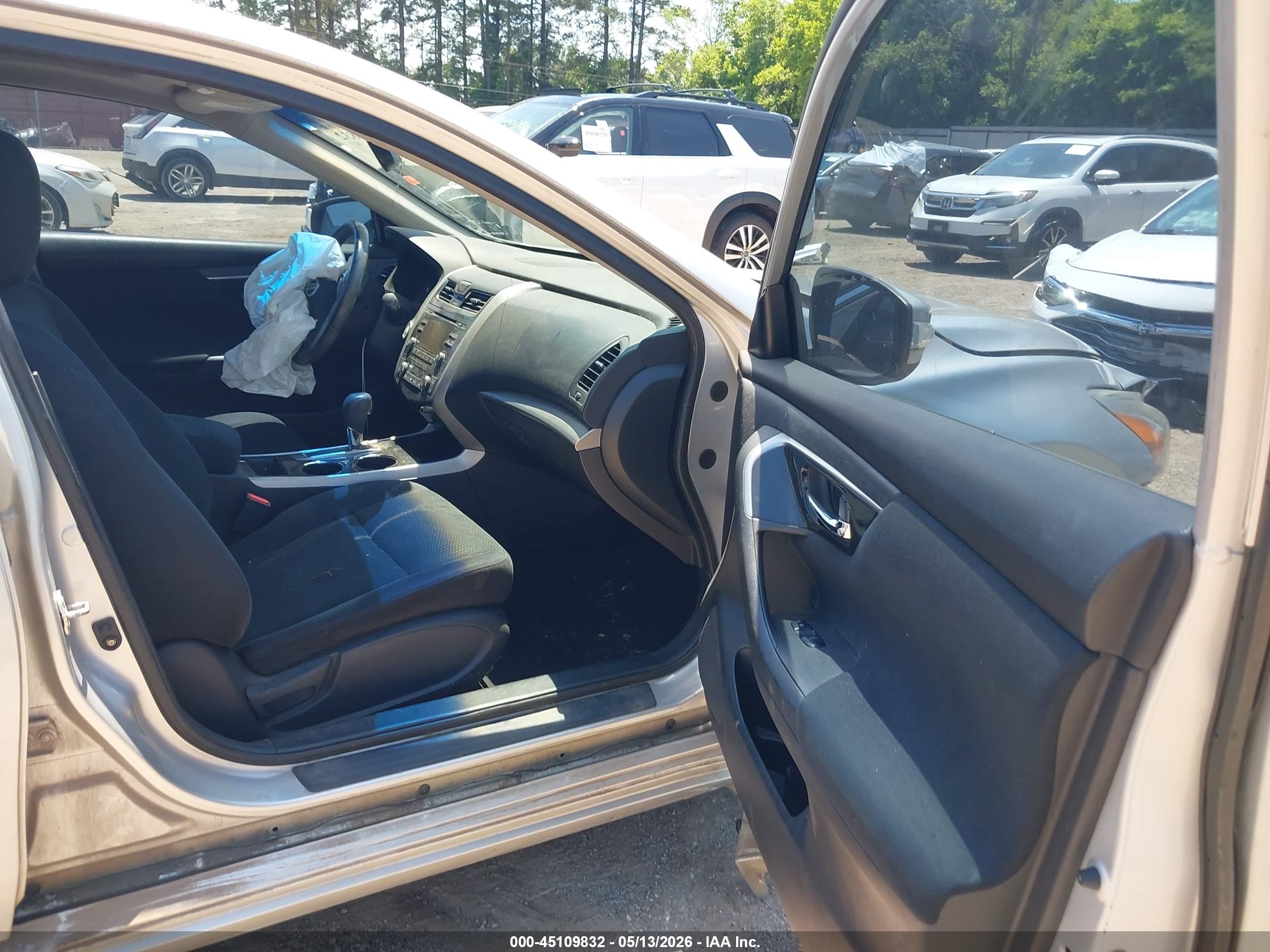 2014 Nissan Altima 2.5 Sv Silver vin: 1N4AL3AP6EC133169