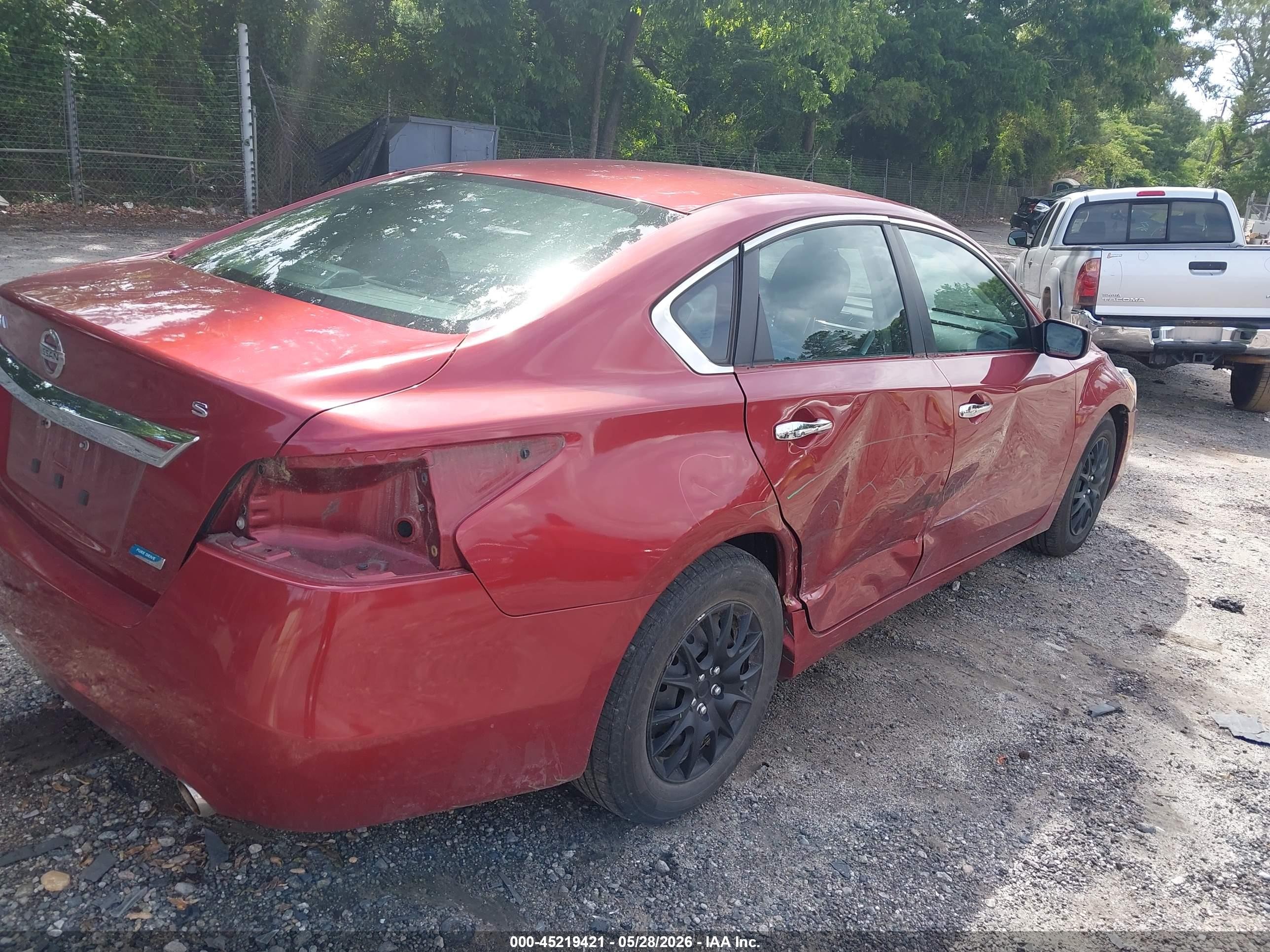 2014 Nissan Altima 2.5 S Red vin: 1N4AL3AP6EC159299