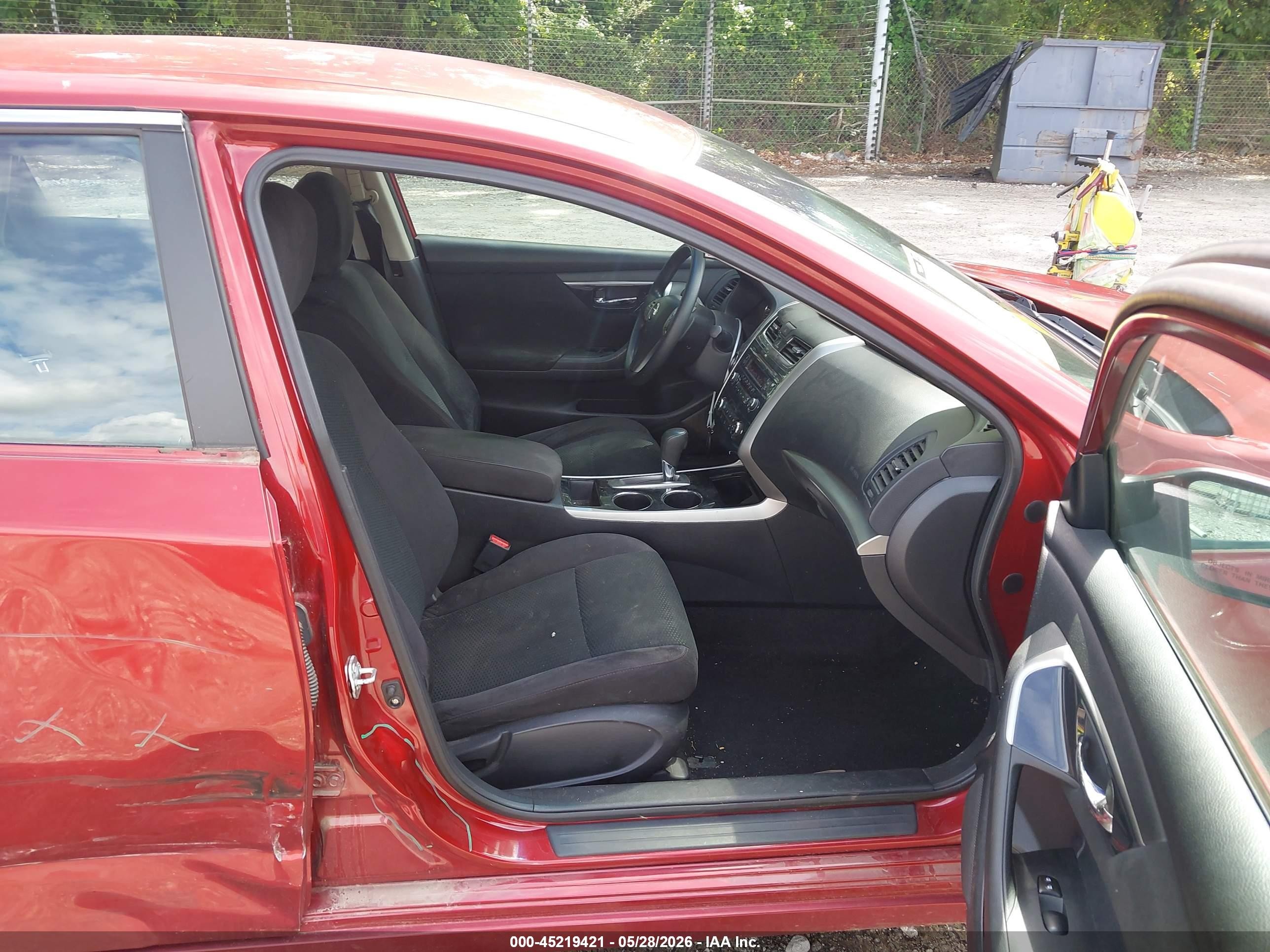 2014 Nissan Altima 2.5 S Red vin: 1N4AL3AP6EC159299