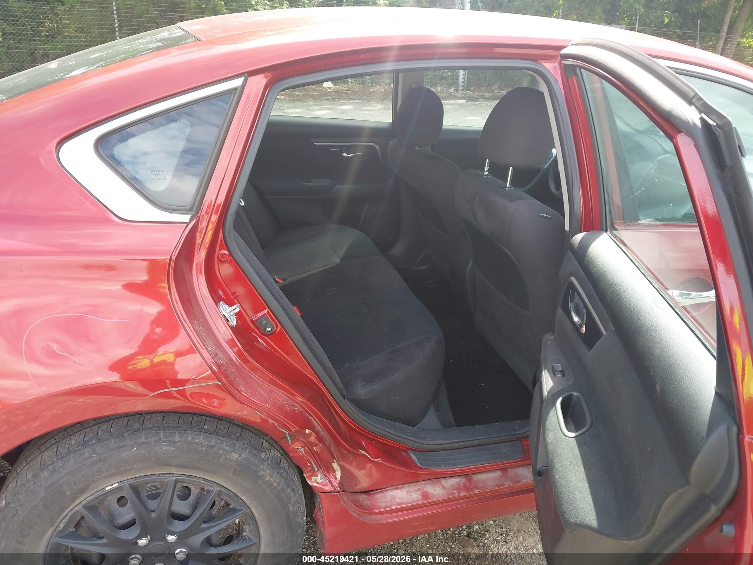 2014 Nissan Altima 2.5 S Red vin: 1N4AL3AP6EC159299