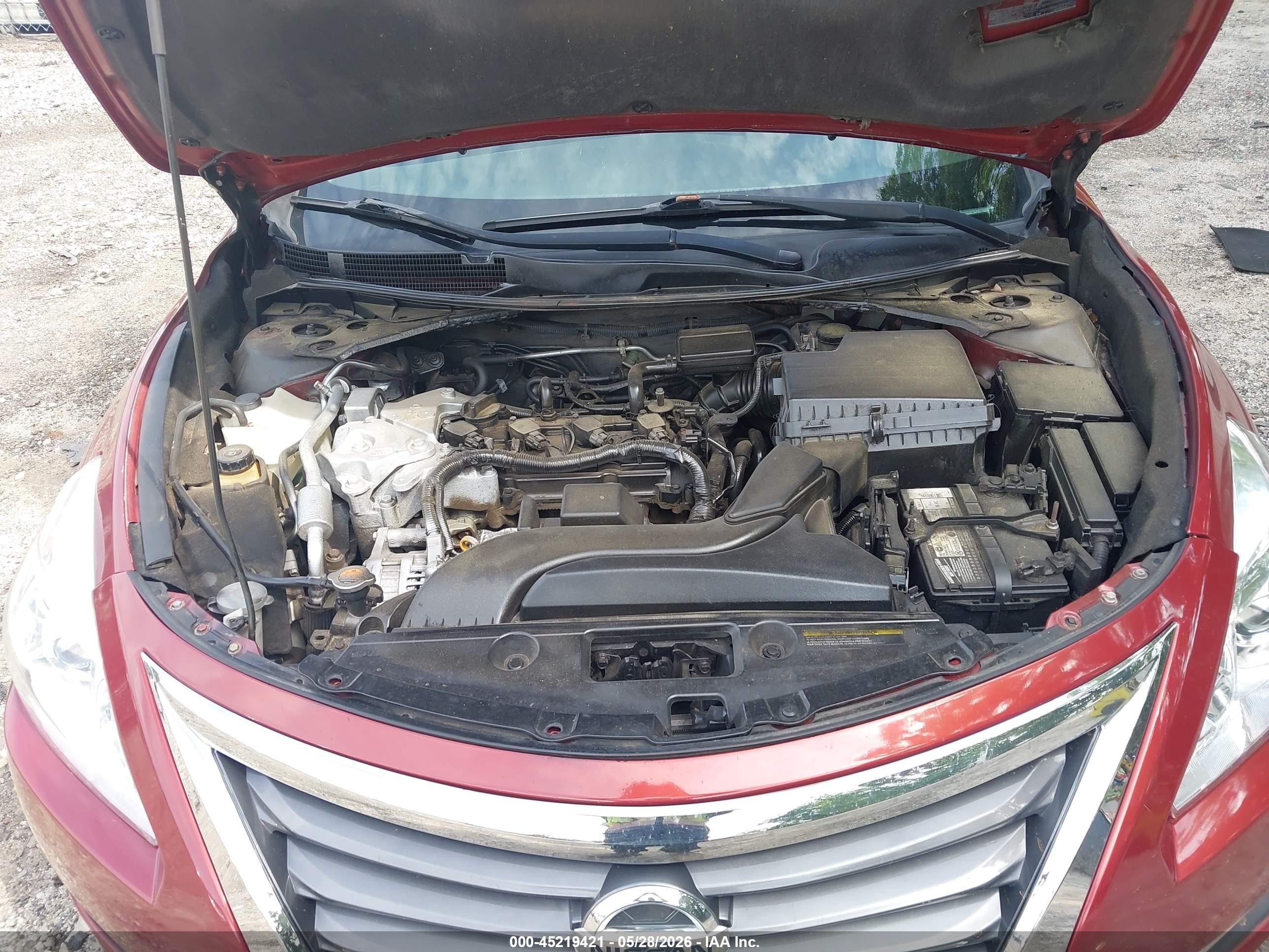 2014 Nissan Altima 2.5 S Red vin: 1N4AL3AP6EC159299