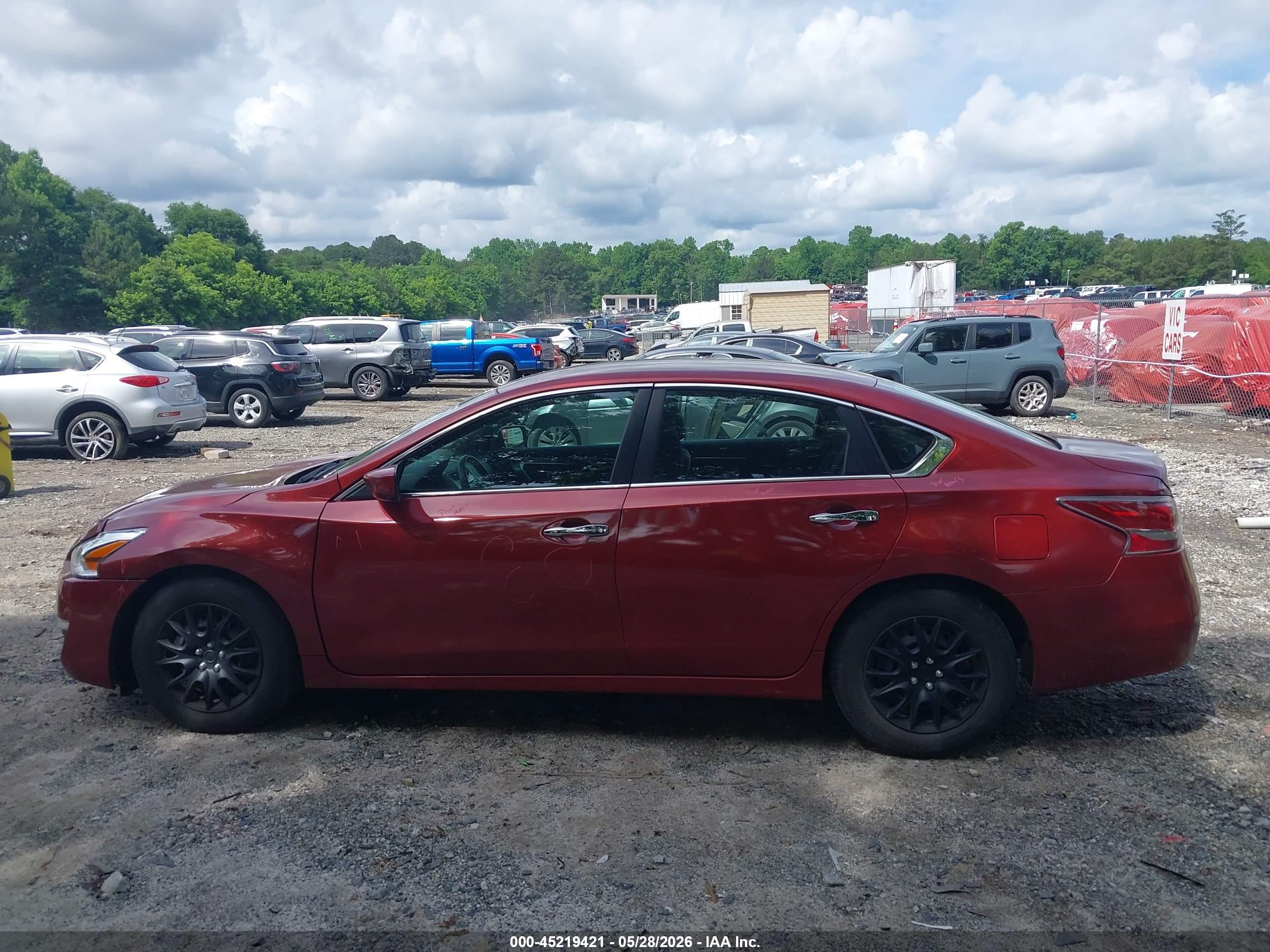 2014 Nissan Altima 2.5 S Red vin: 1N4AL3AP6EC159299