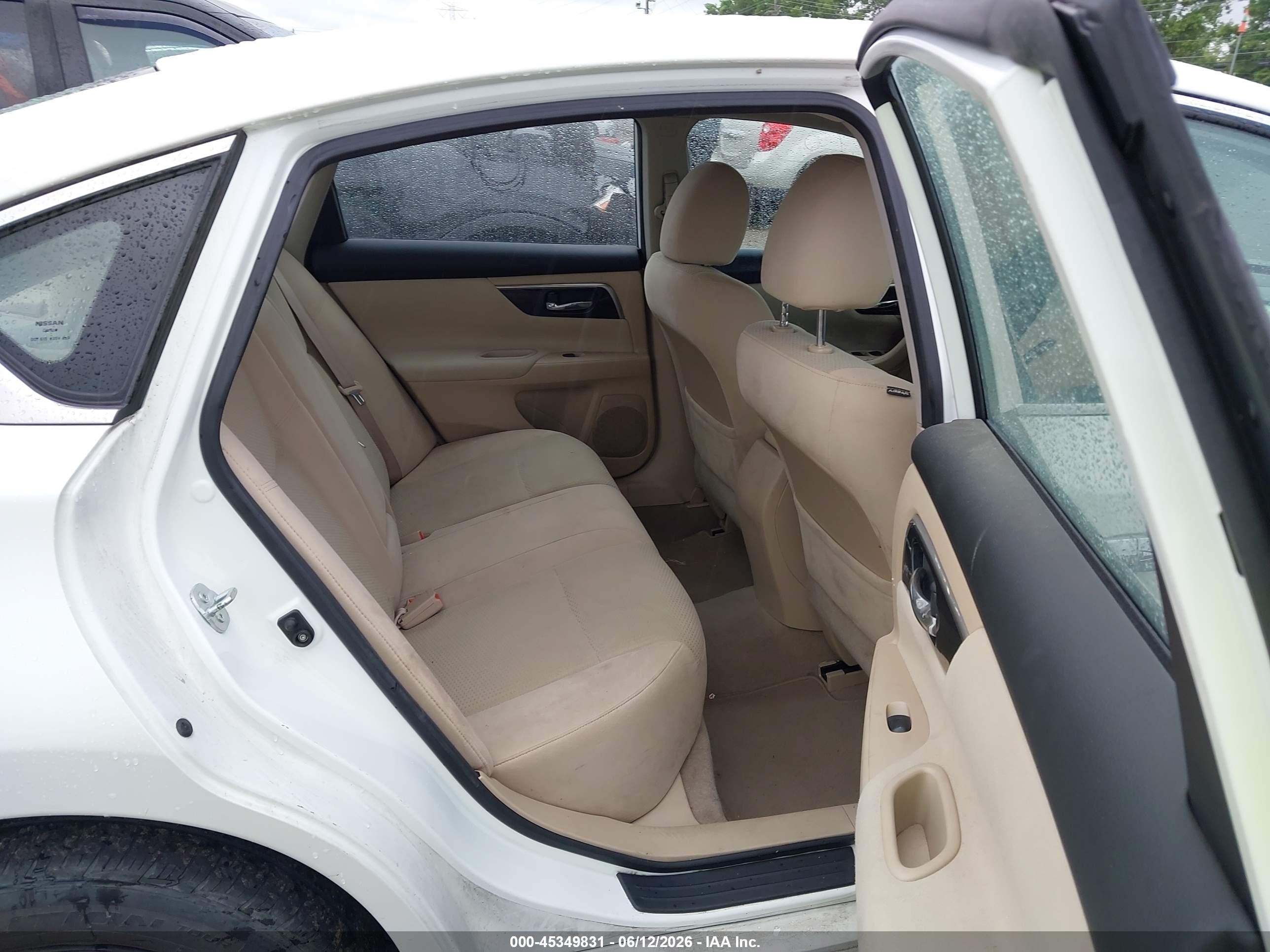 2014 Nissan Altima 2.5 S White vin: 1N4AL3AP6EC170674